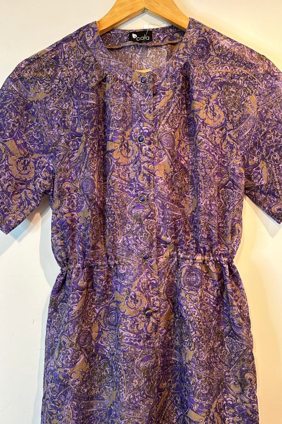 שמלת וינטג' אלמנטים גאומטרים סגול