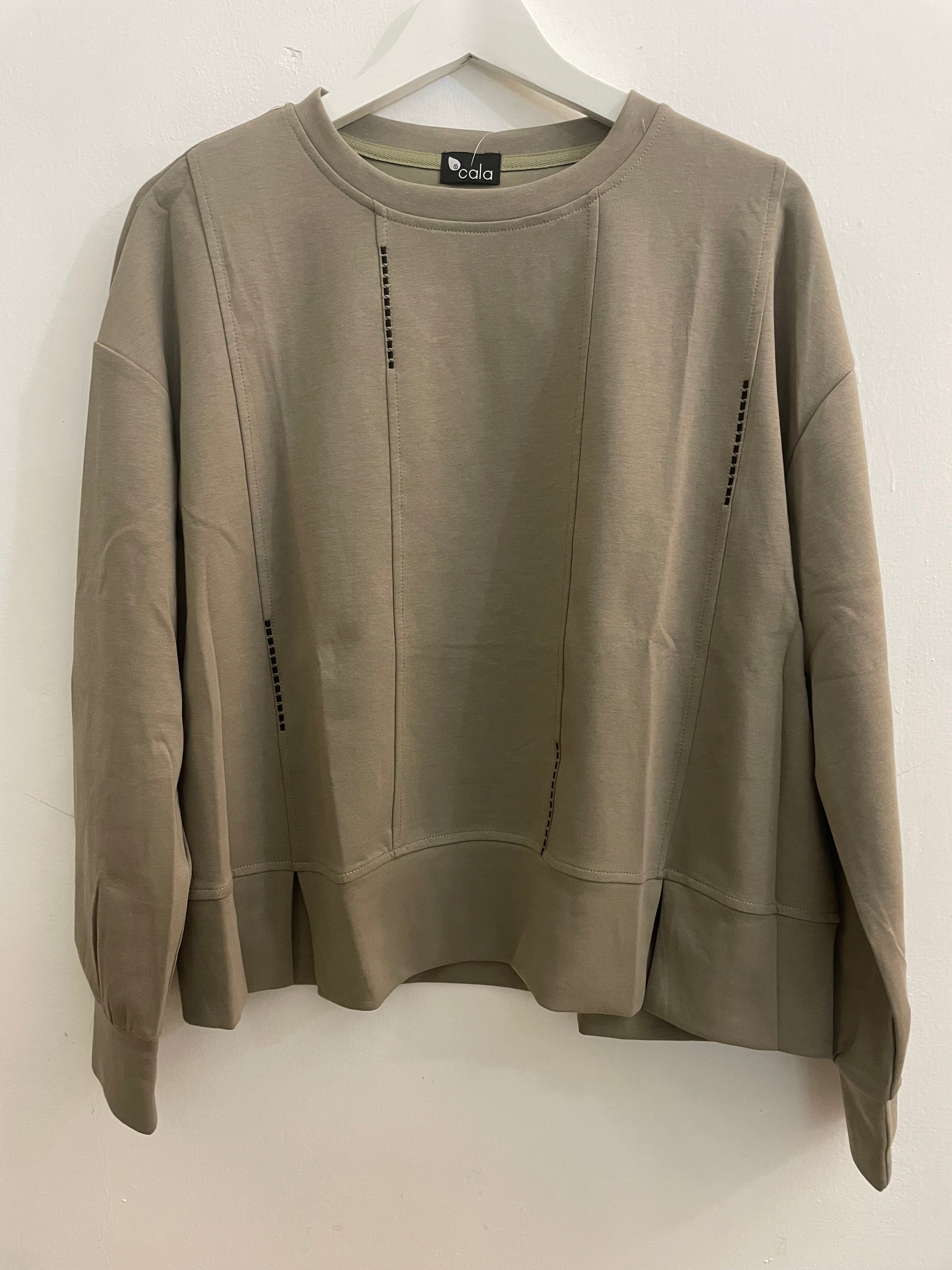 חולצת קישוטים זעירים