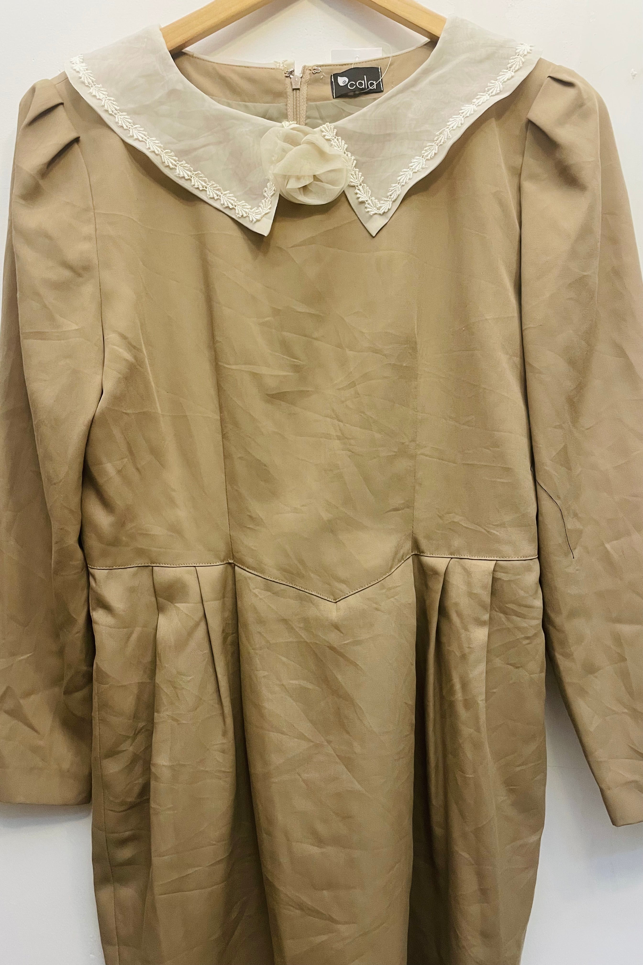 שמלת וינטג׳ צווארון ופרח