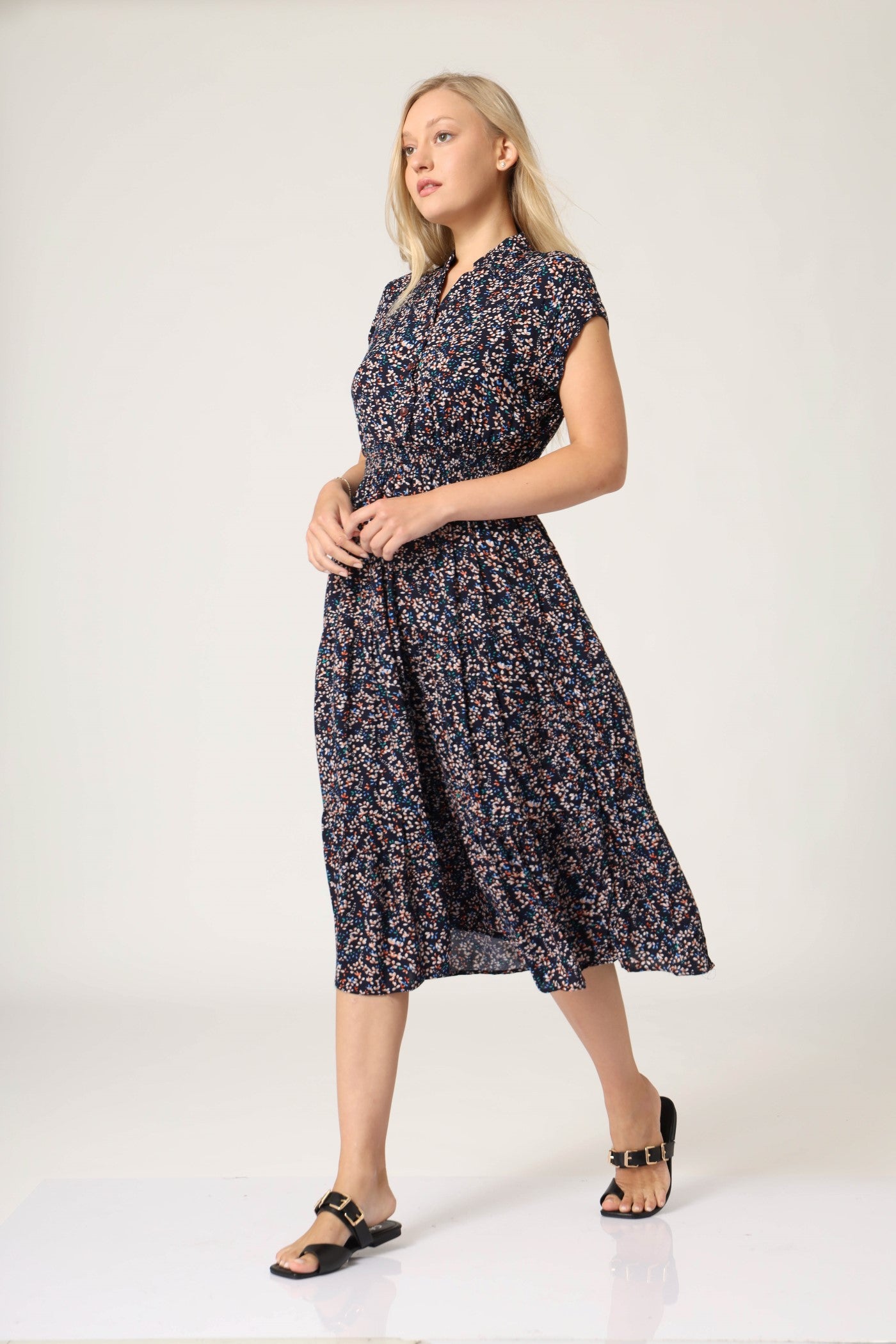 נעליי אבזמי זהב