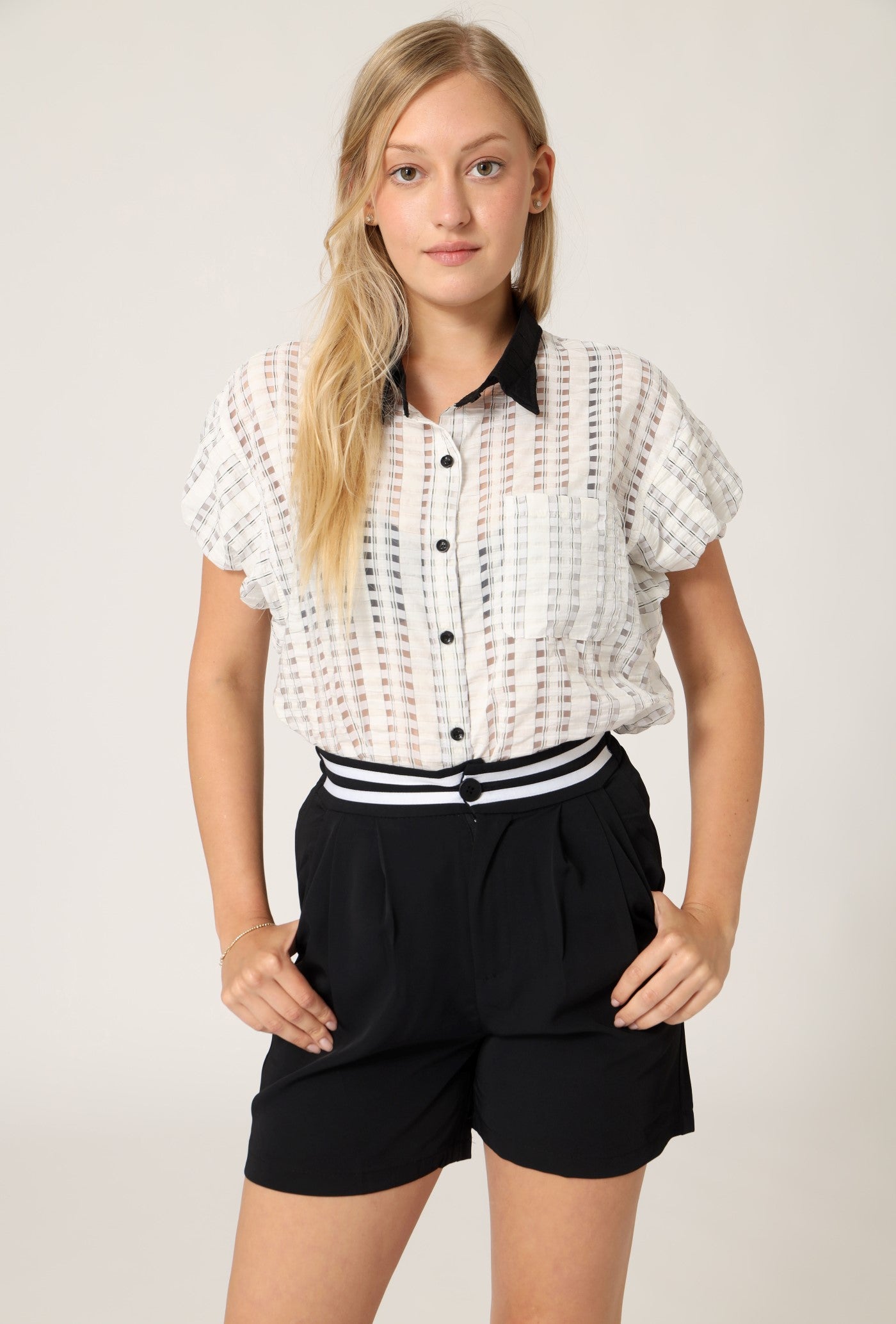 מכנסי חגורת פסים