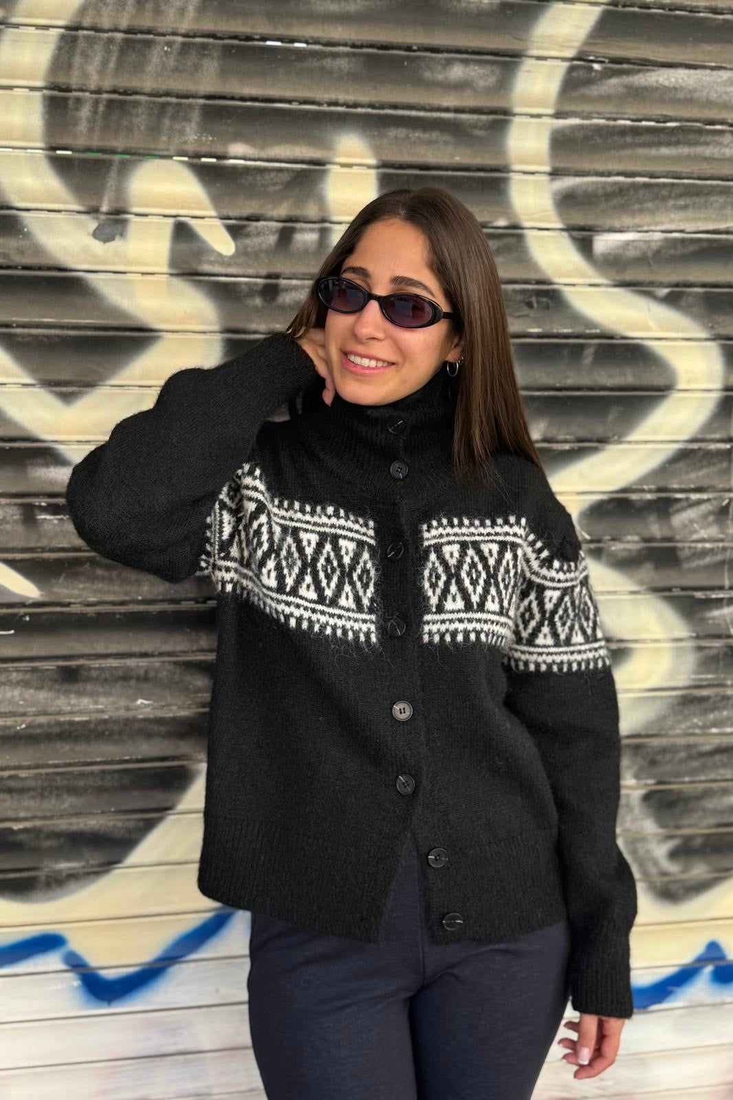 קרדיגן מעויינים לבנים