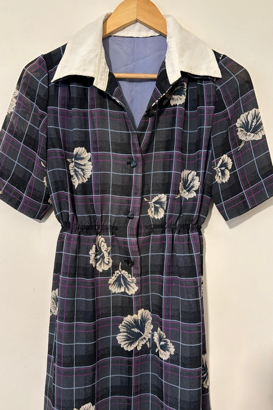 שמלת וינטג' משבצות פרחים לבנים