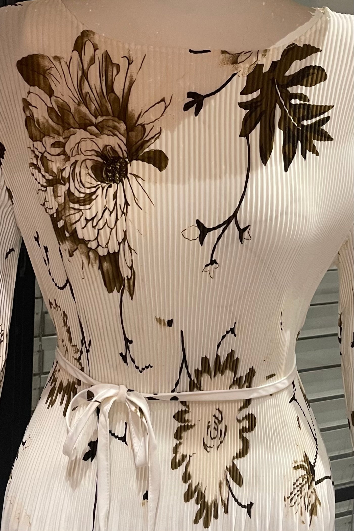 שמלה פרחים גדולים