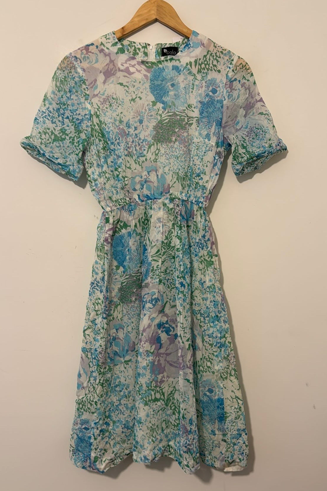 שמלת וינטג' בהירה צבעונית