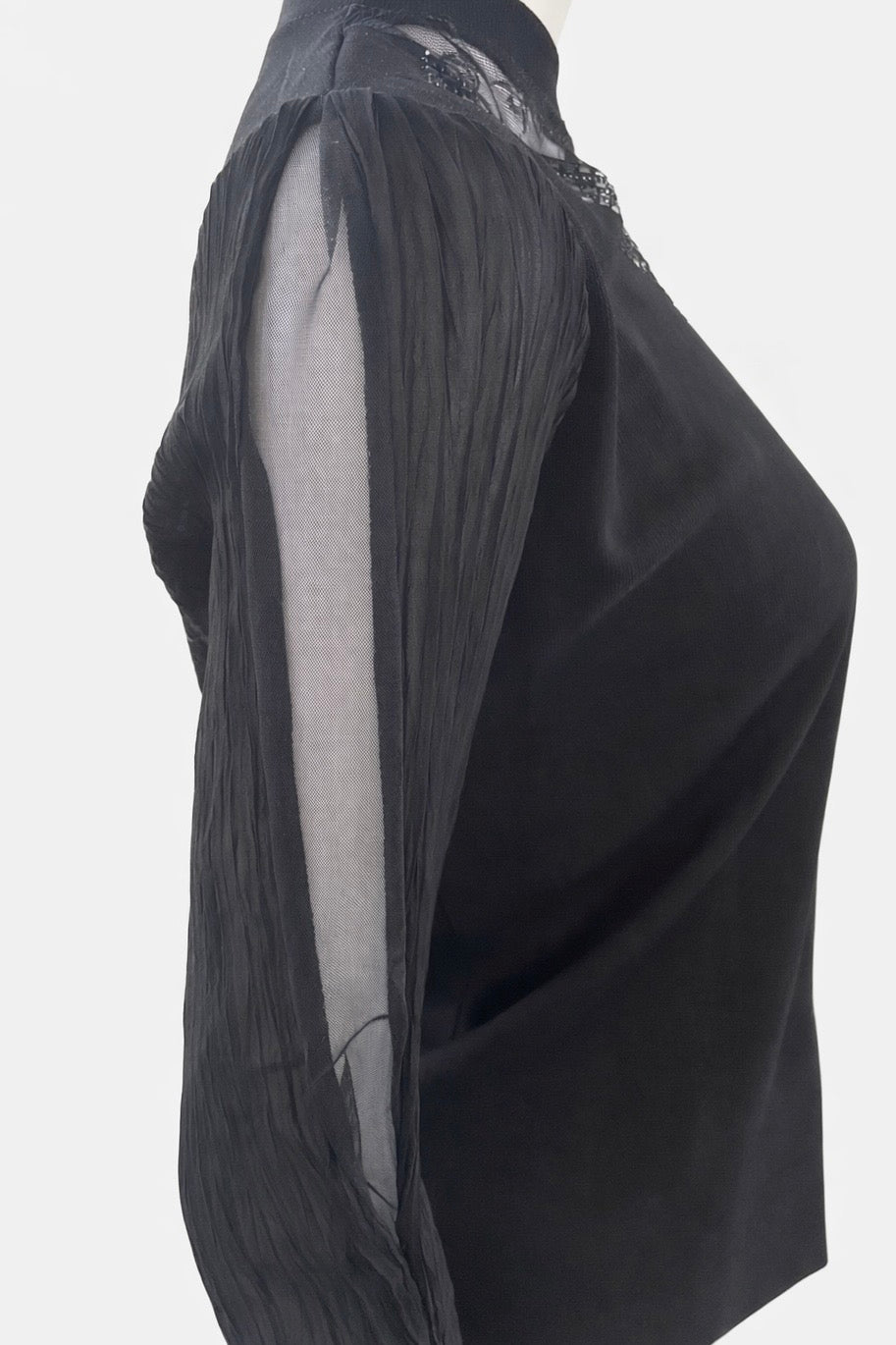 חולצת מפתח תחרה