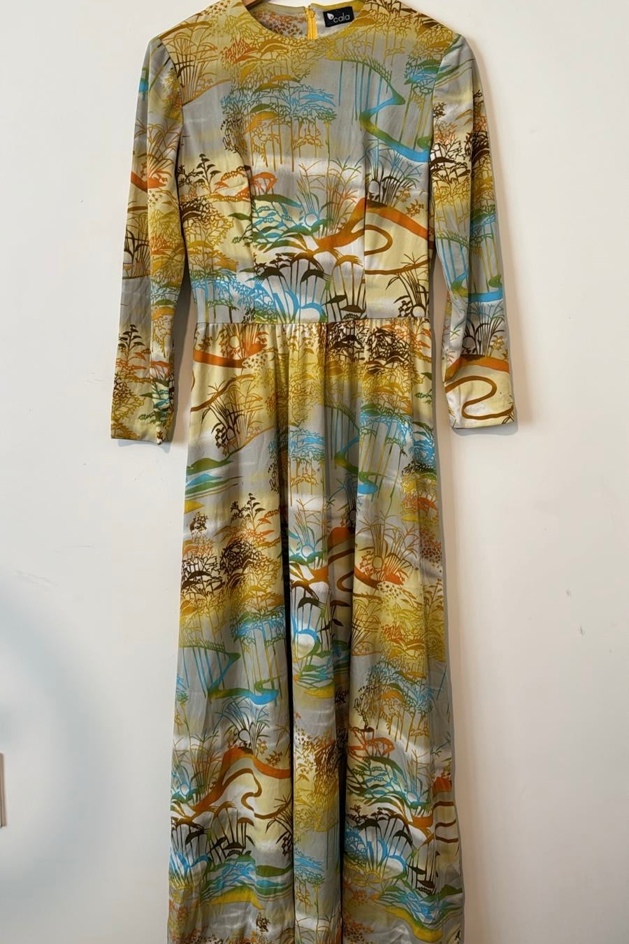 שמלת וינטג' קיץ בחוף