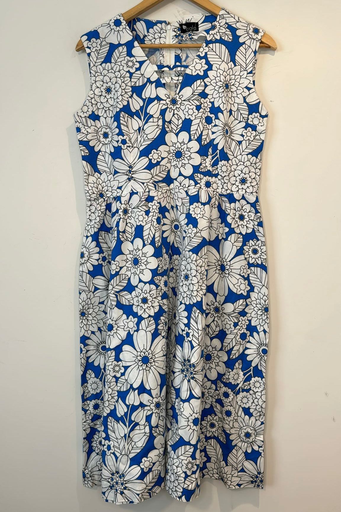 שמלת וינטג' ציורי פרחים לבנים