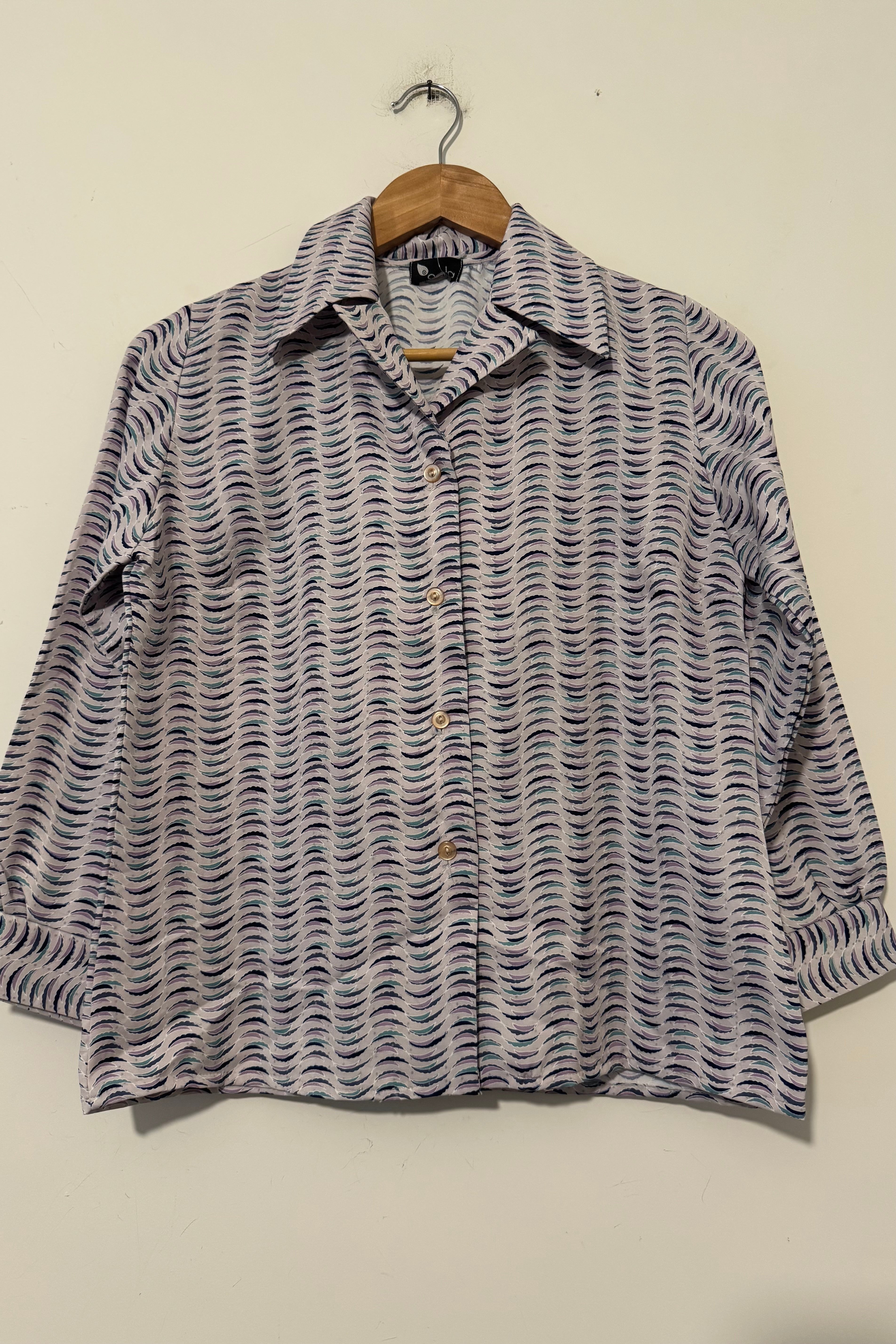 חולצת וינטג׳ גלים