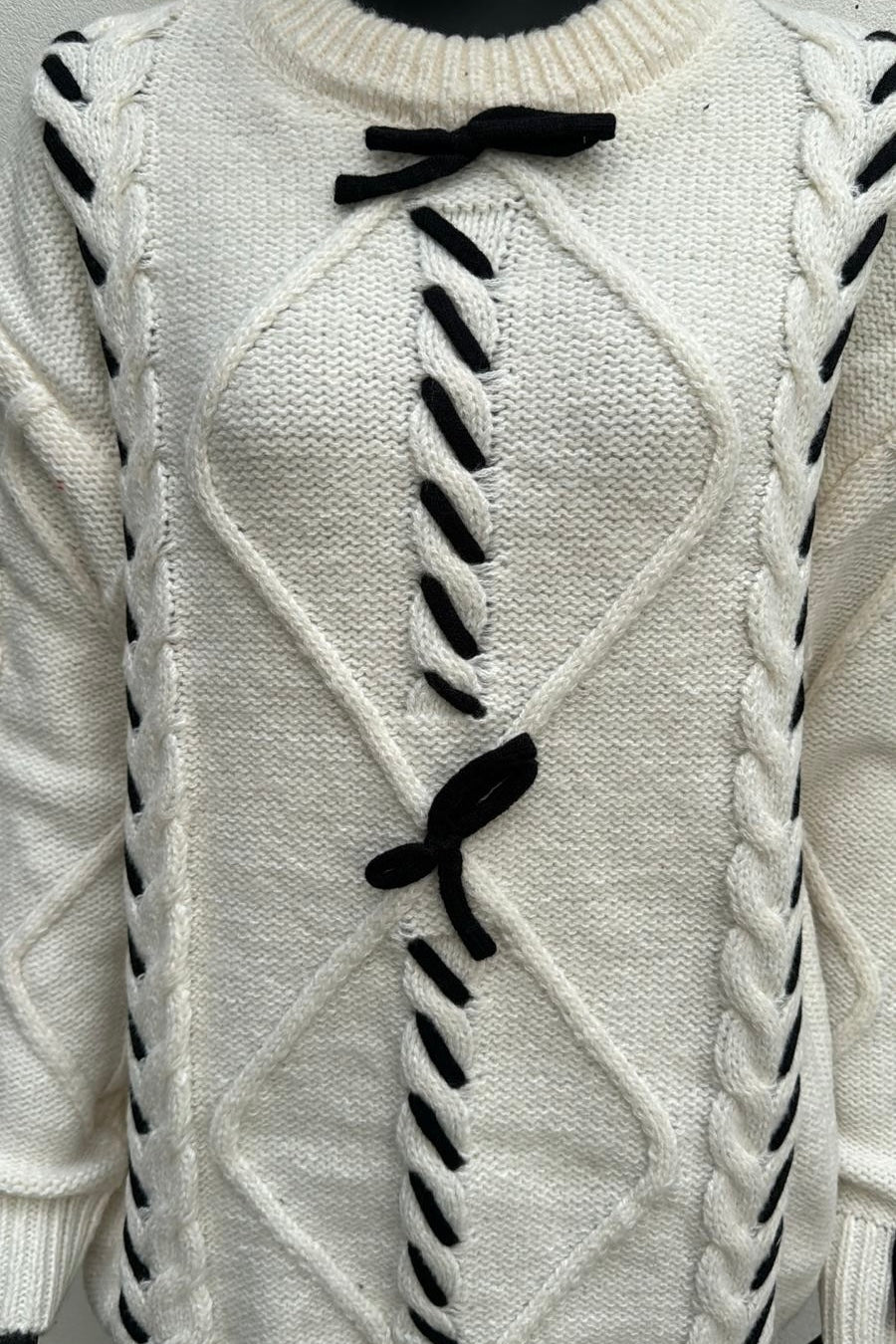 סריג תפר שחור גס