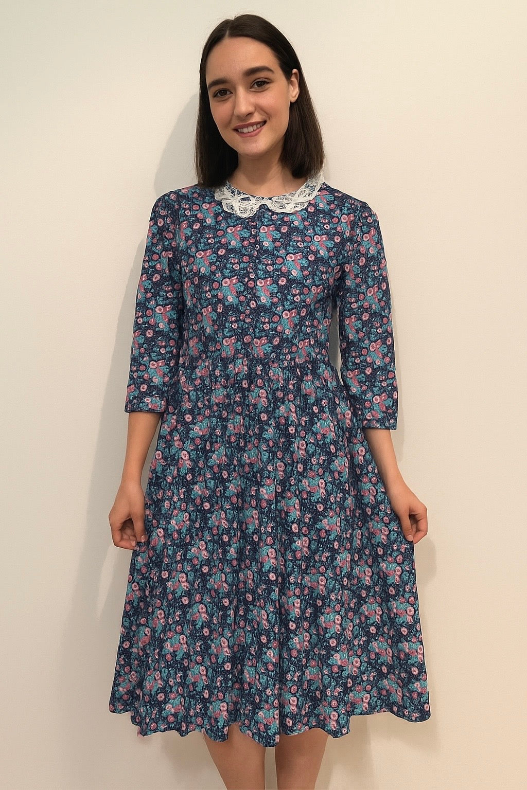 שמלת וינטג׳ ג׳ולי