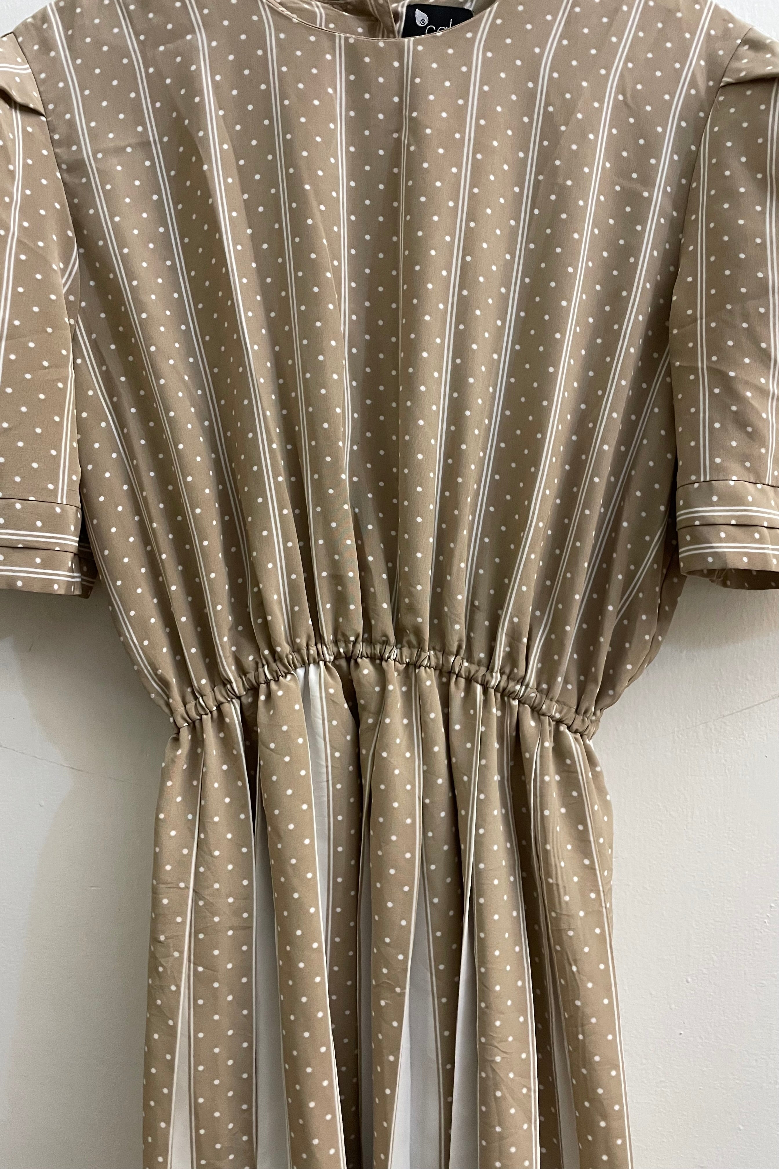 שמלת וינטג׳ ניקוד הפוך