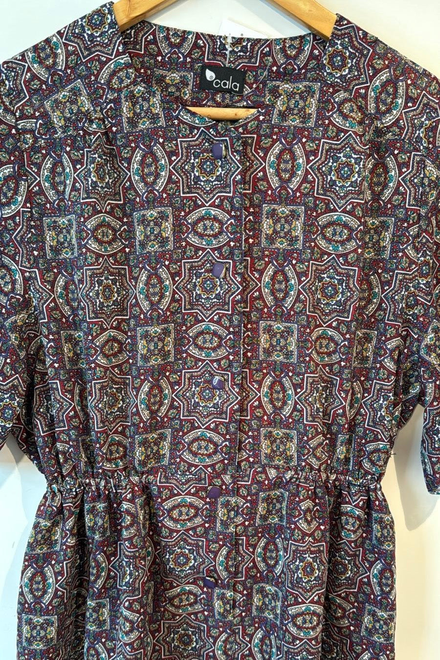 שמלת וינטג' צורות גאומטריות כהה