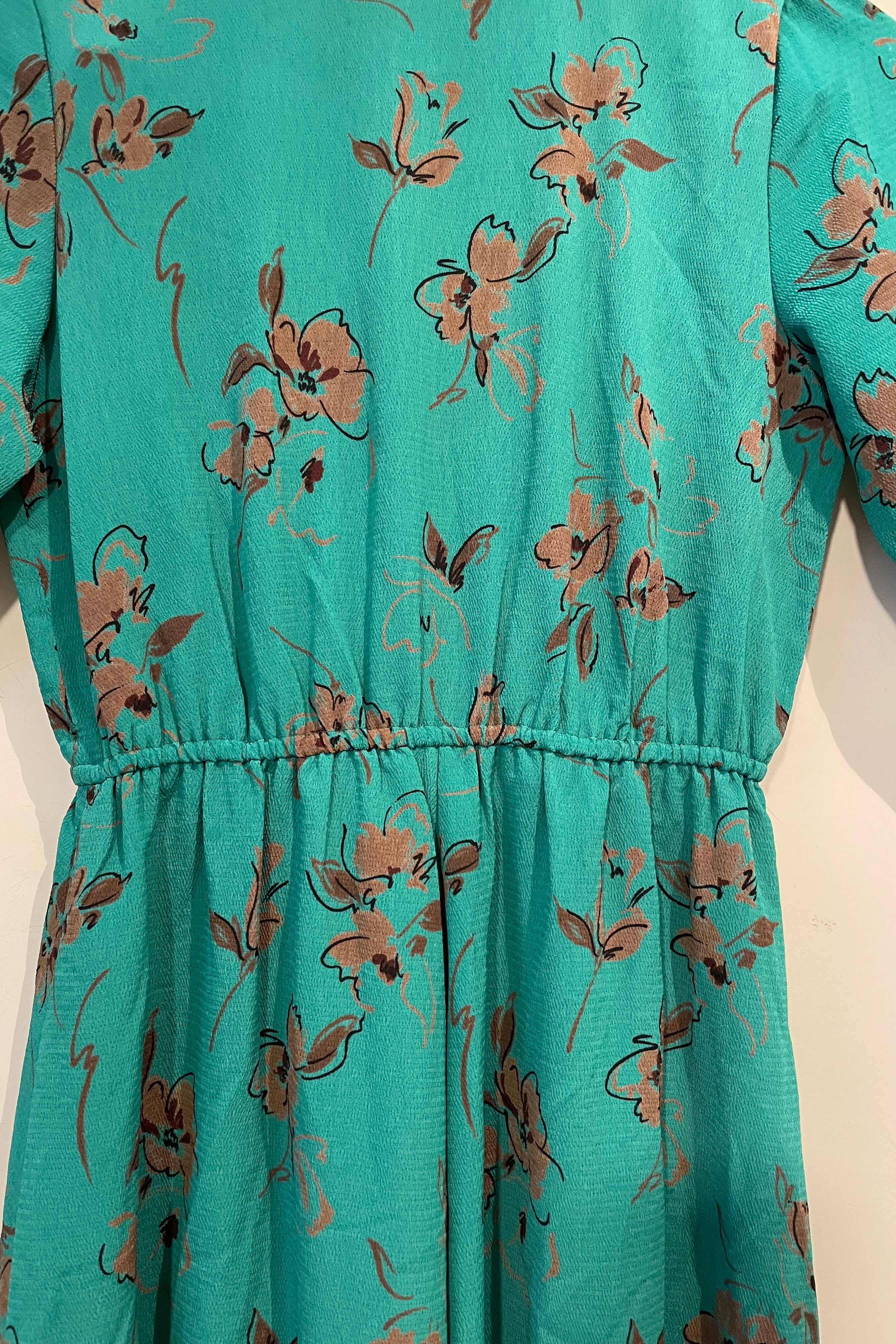 שמלת וינטג׳ ירקונה.