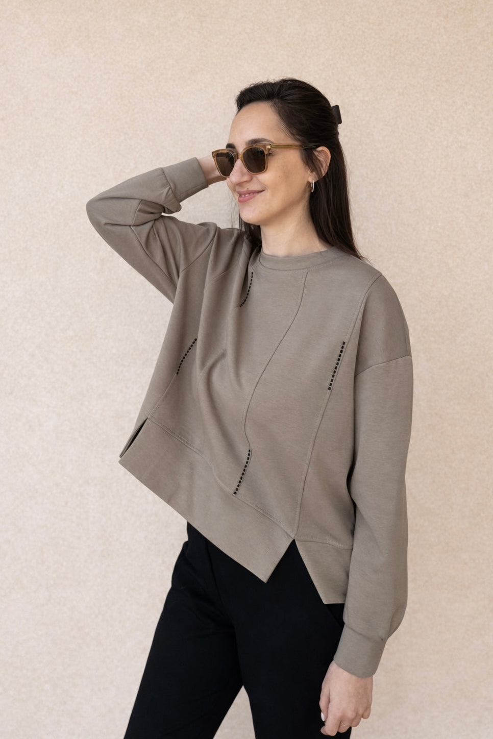 חולצת קישוטים זעירים