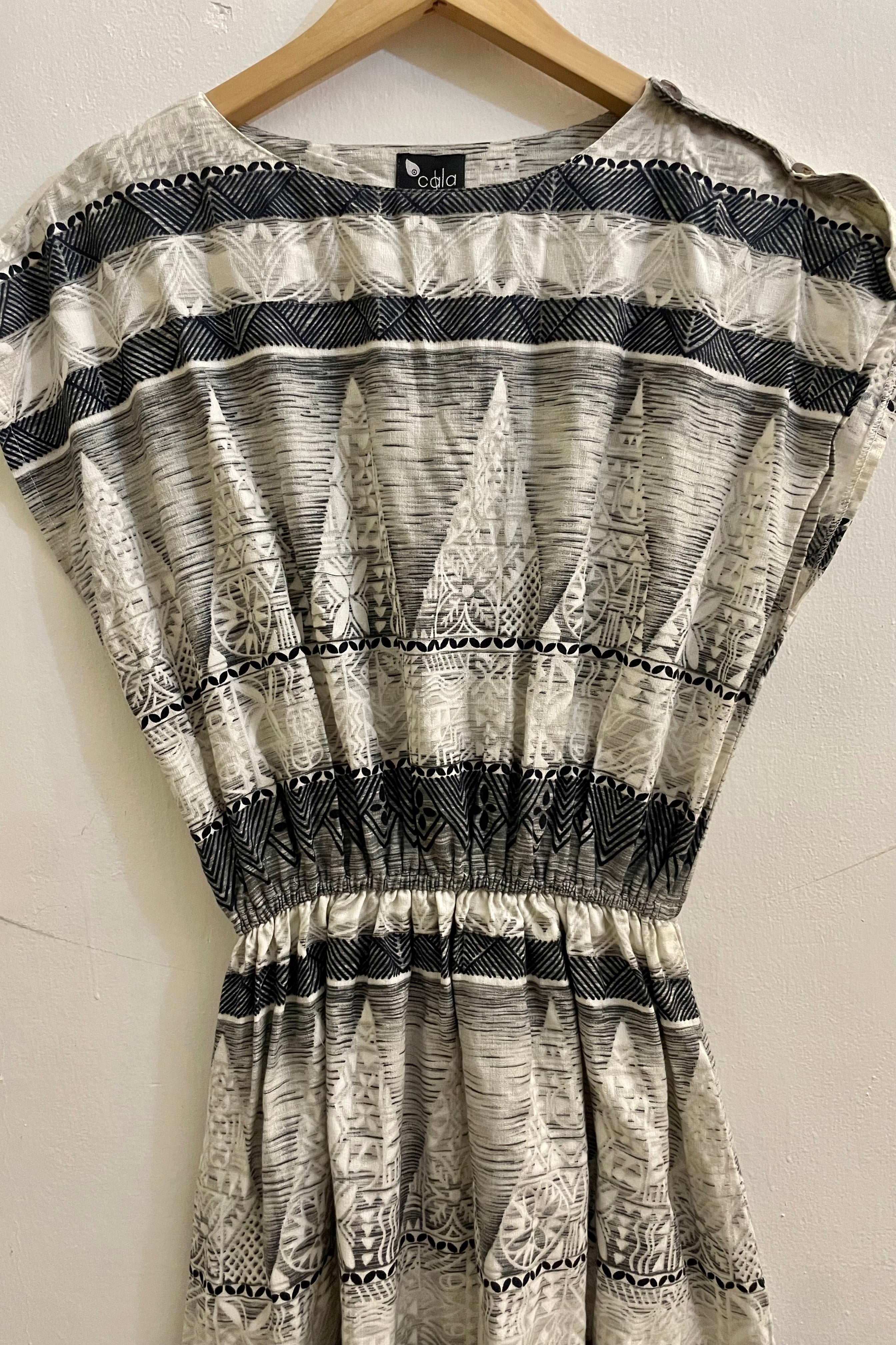 שמלת וינטג׳ מפרסיות.