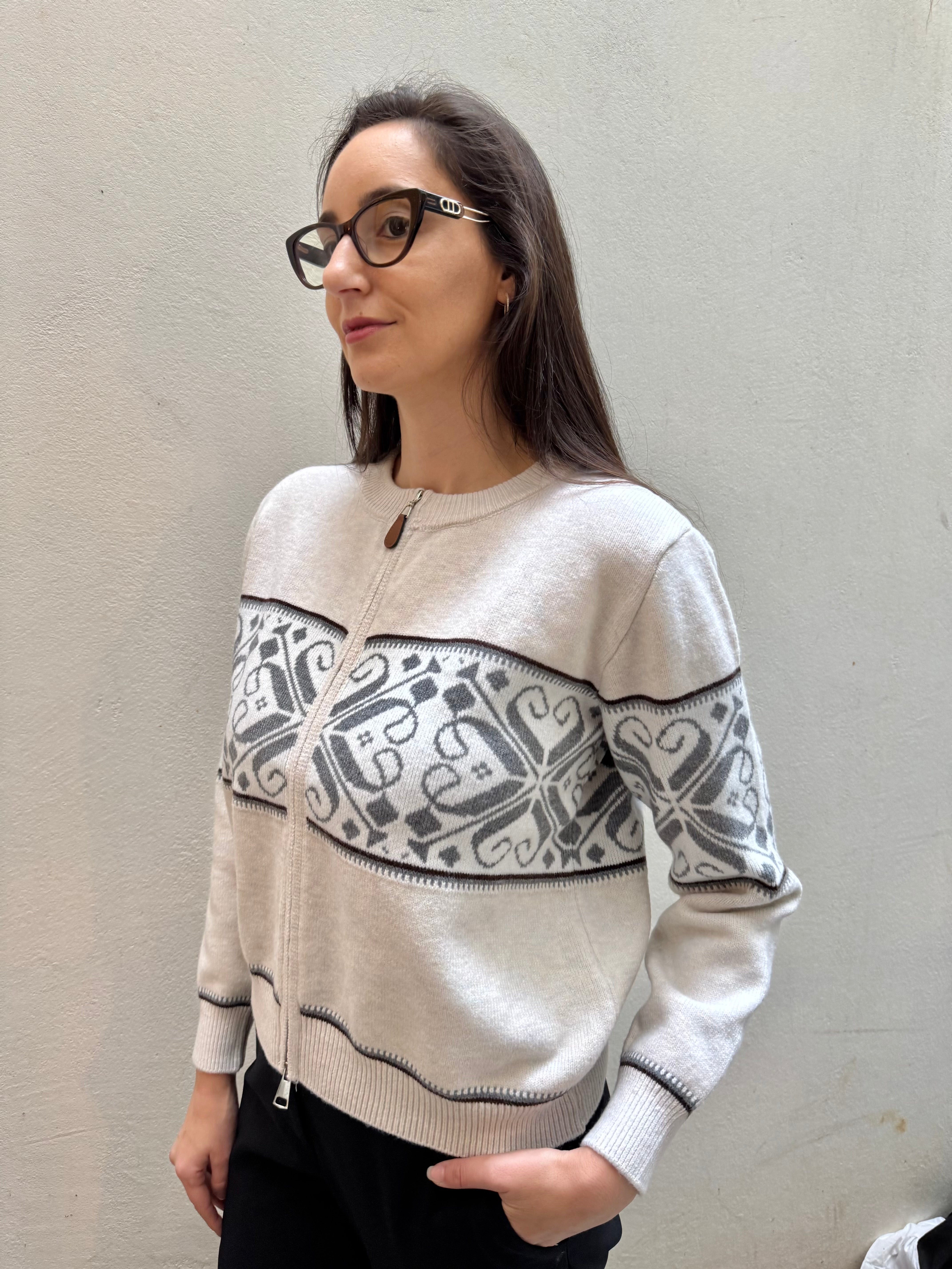 קרדיגן מרכז דקורטיבי