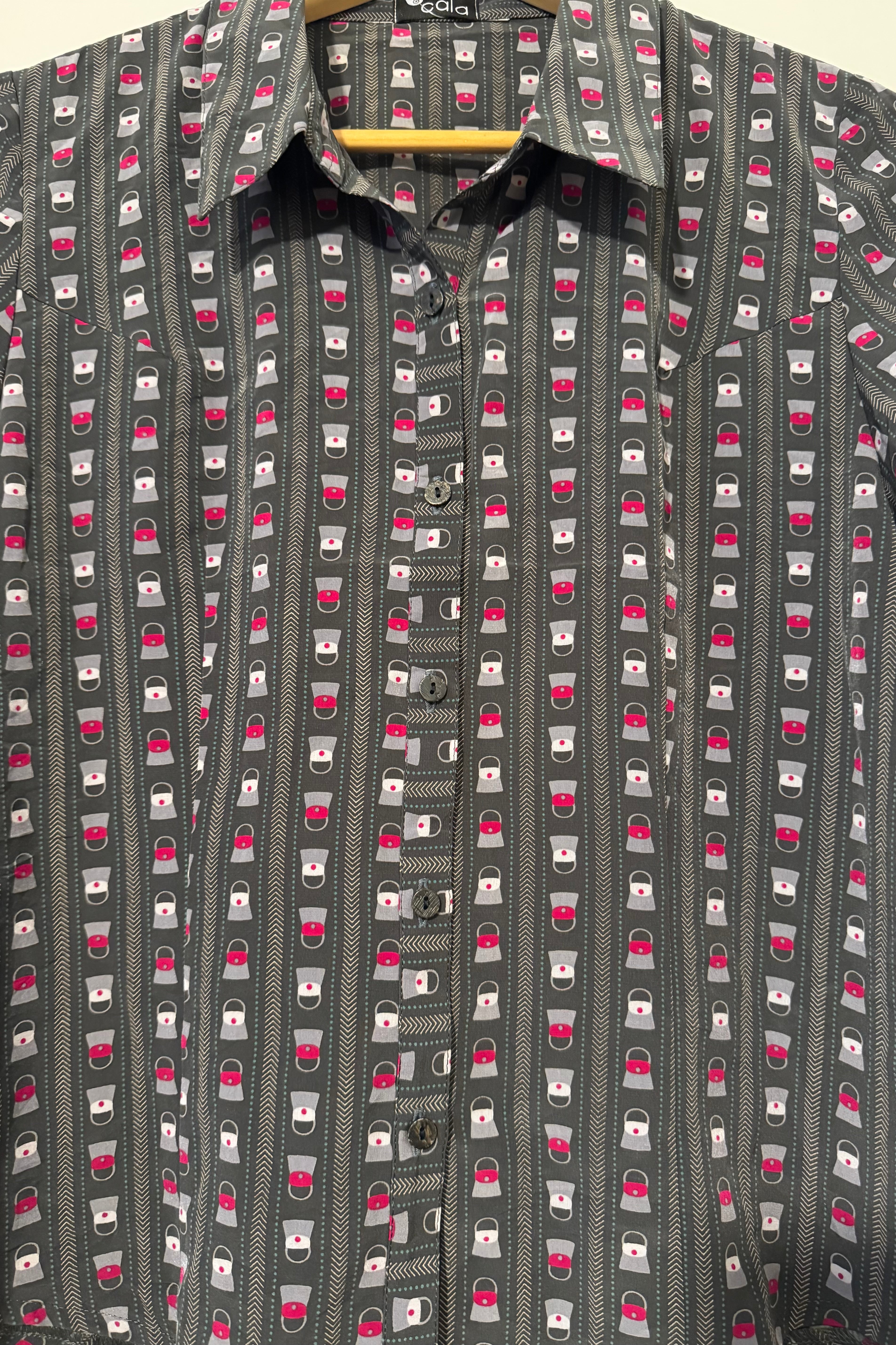 חולצת וינטג׳ תיקים קטנים