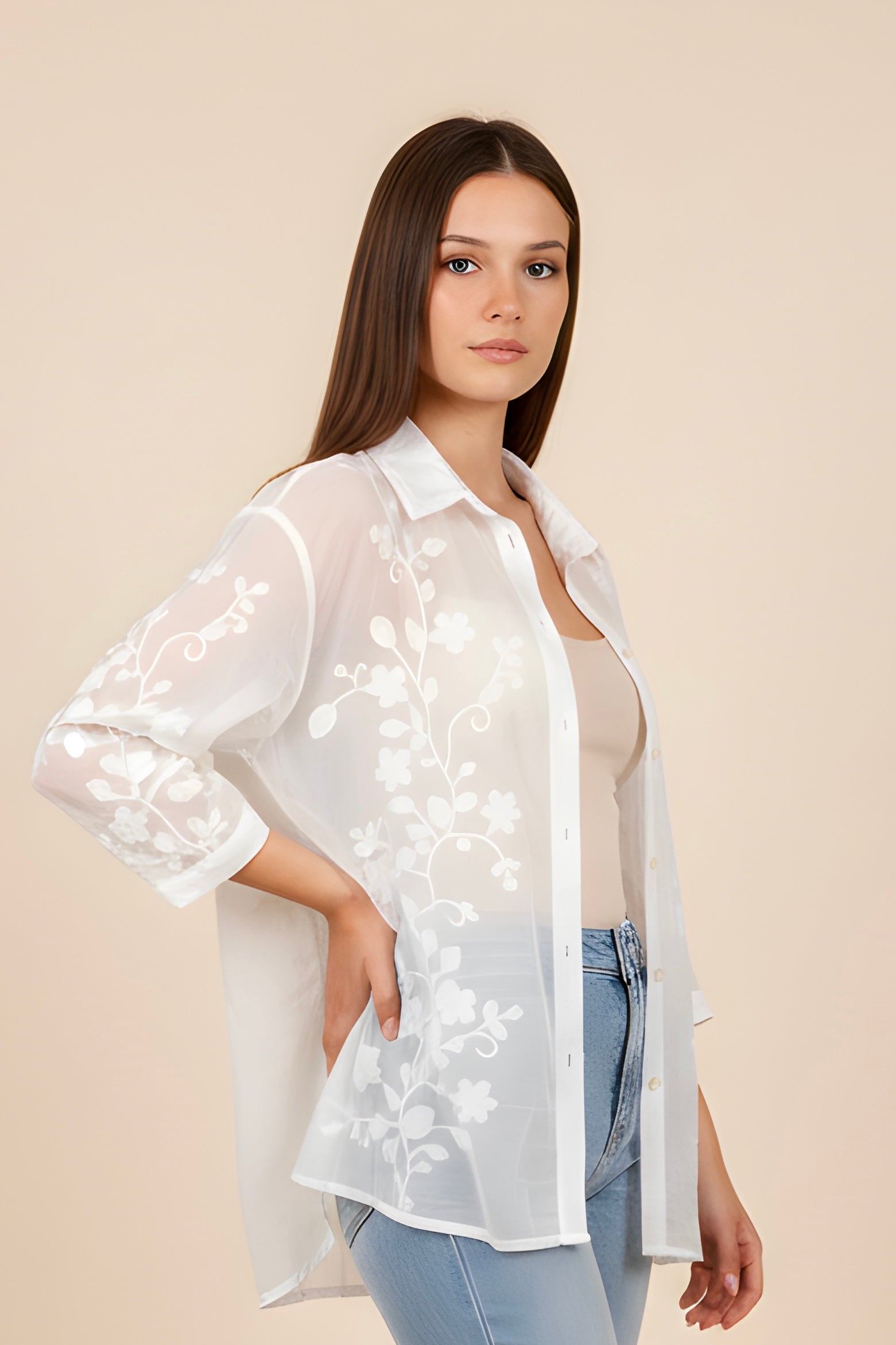 חולצה רקמת ענפים