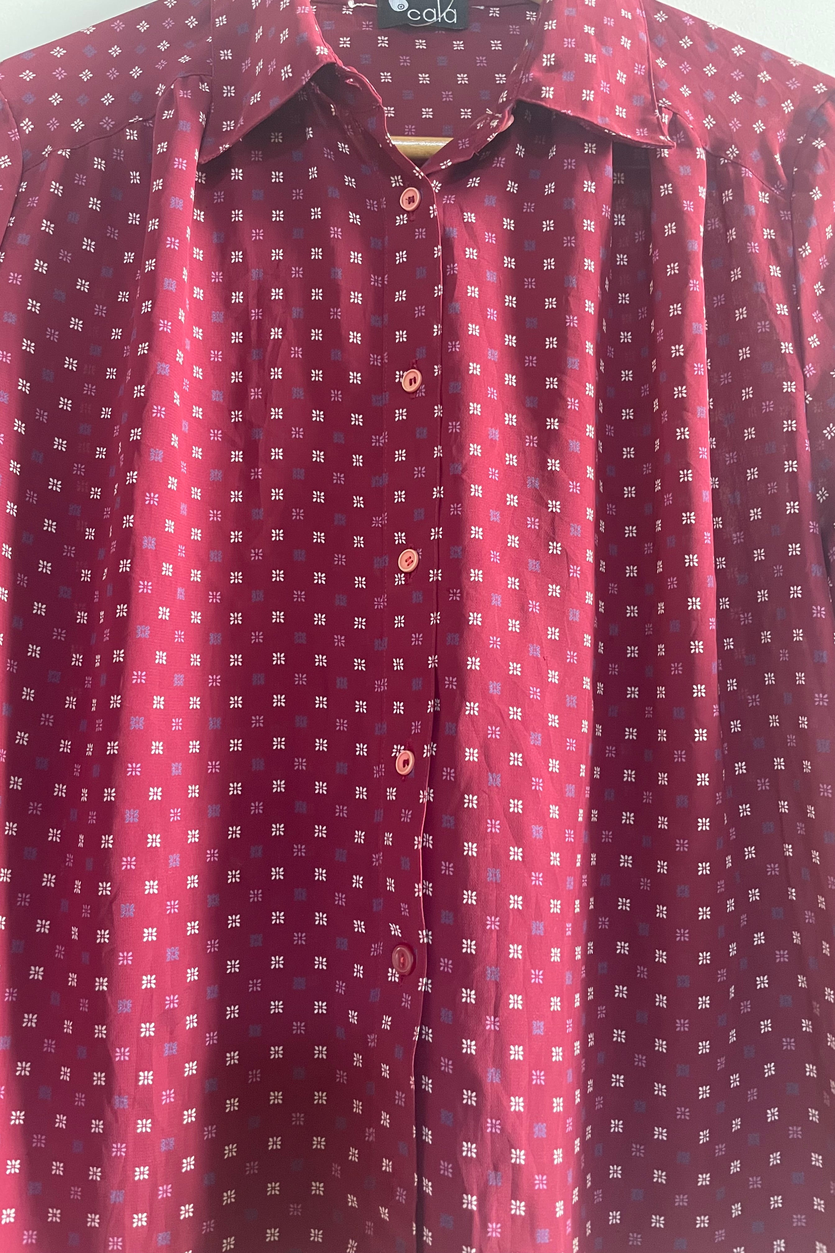 חולצת וינטג׳ בורדו פרחי ריבועים