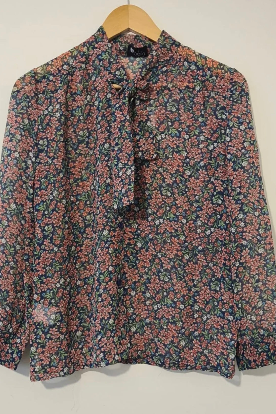 חולצת וינטג' פרחים ורודים