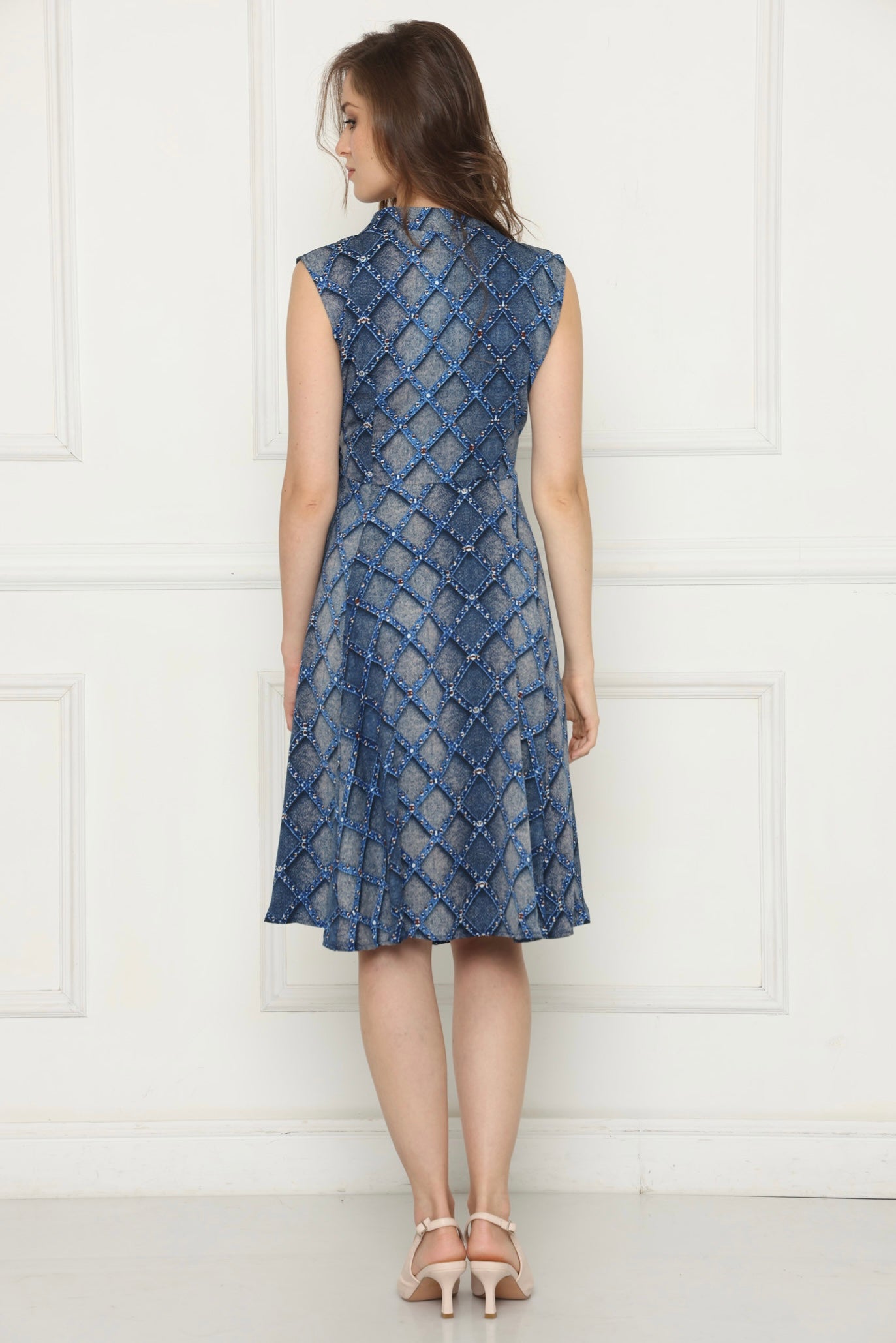 שמלת משבצות יהלומים