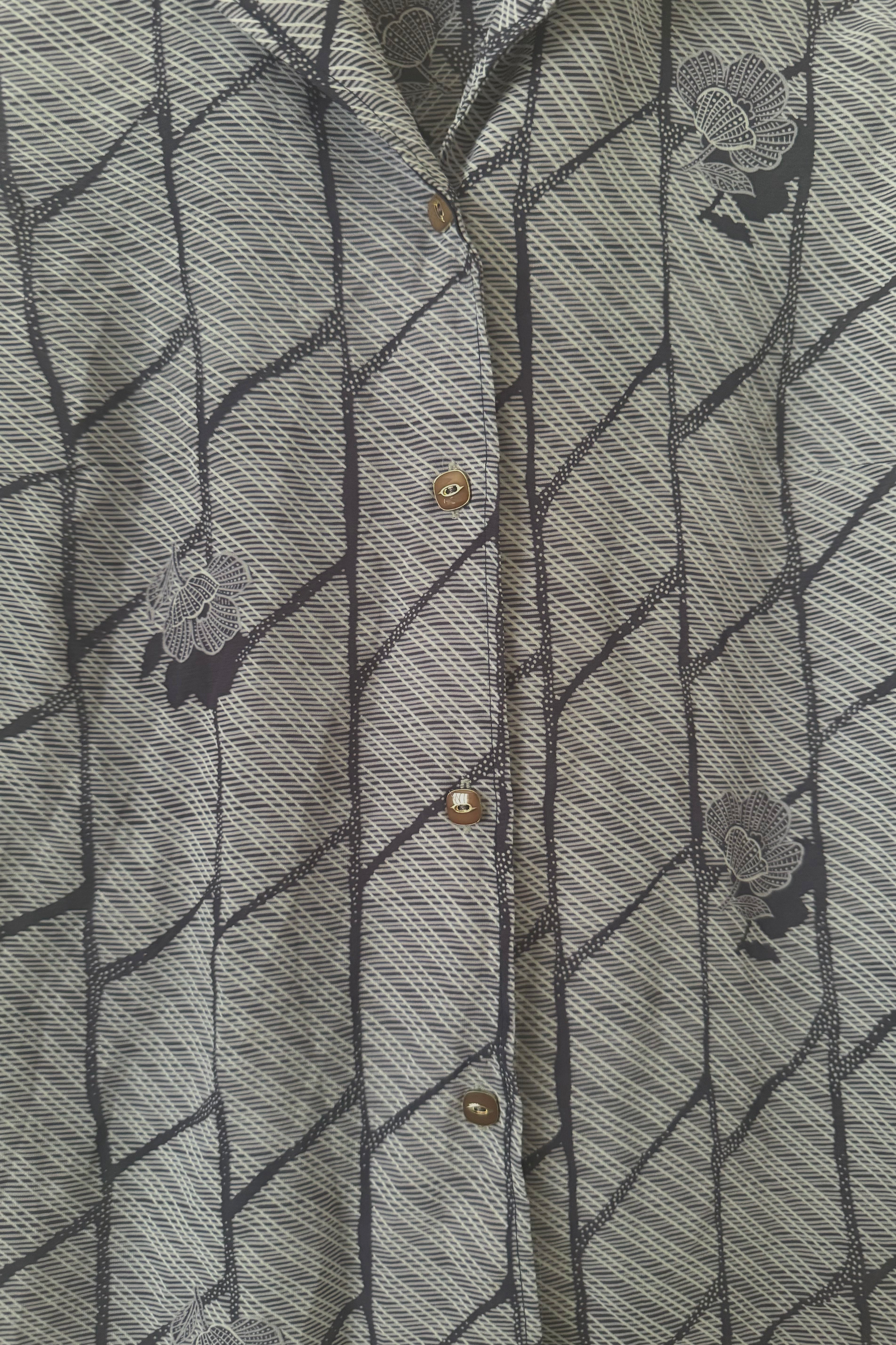 חולצת וינטג׳ בריקים