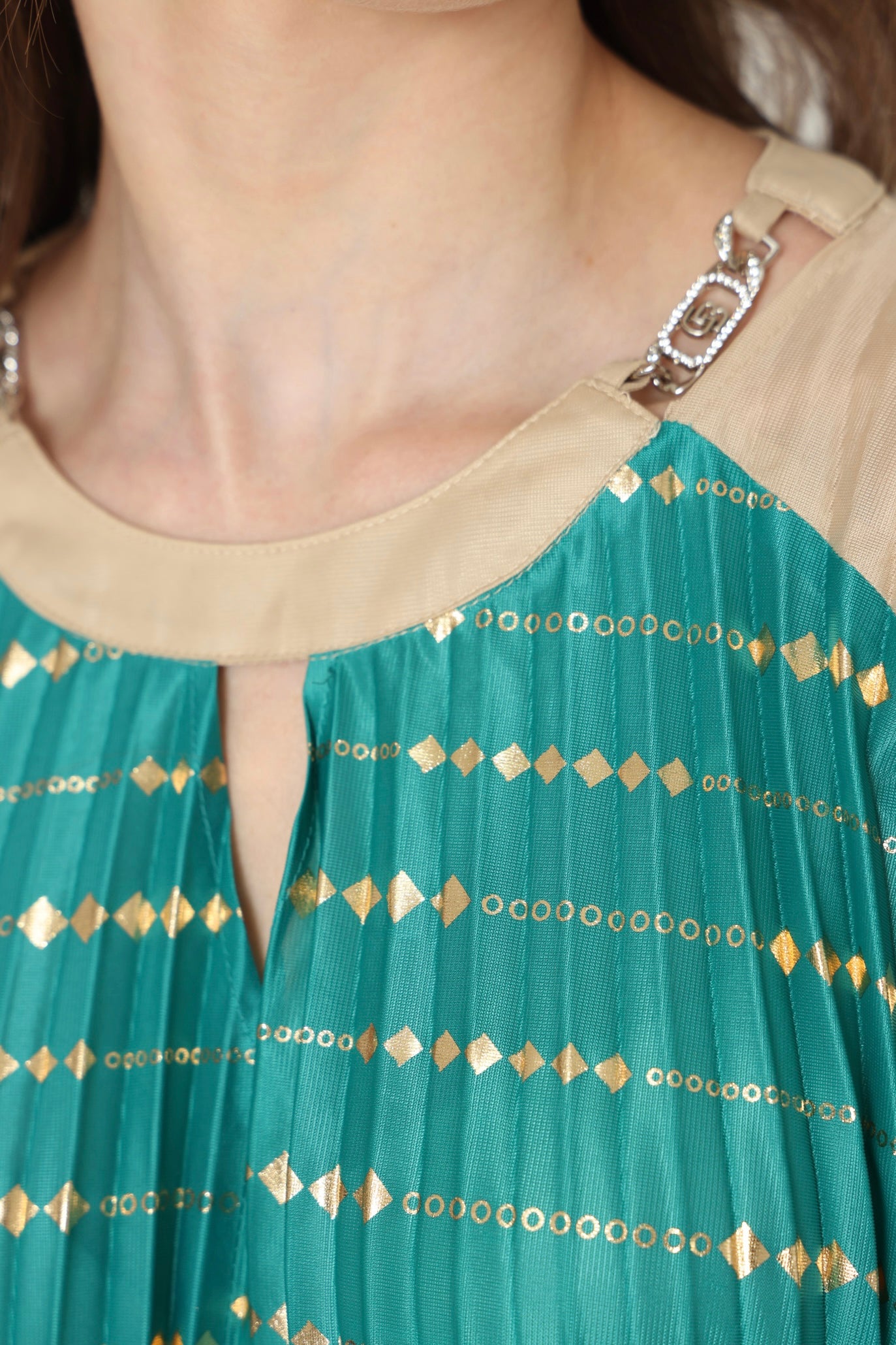 שמלה חצי ירוק