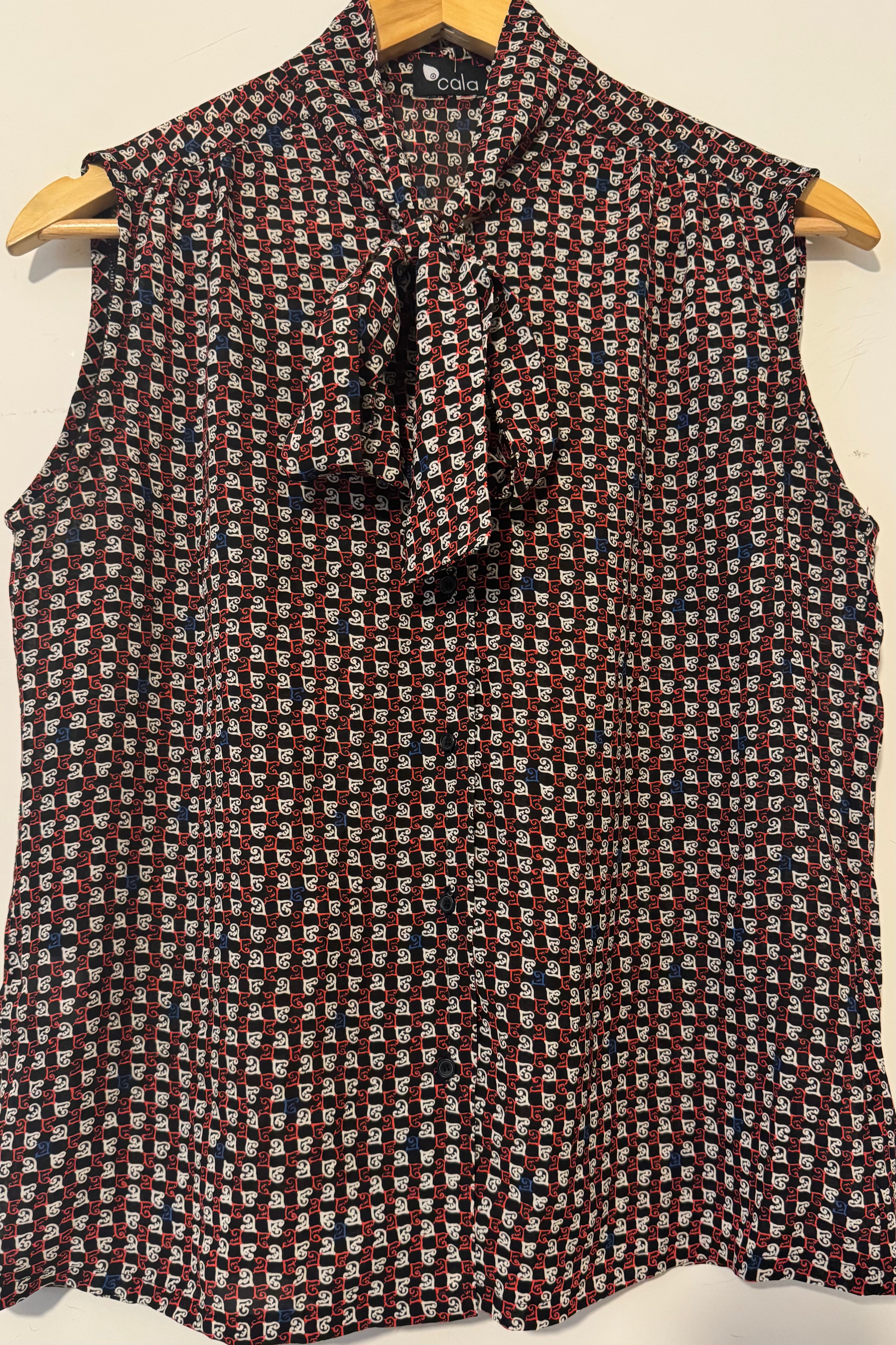 חולצת וינטג׳ סוגי לבבות