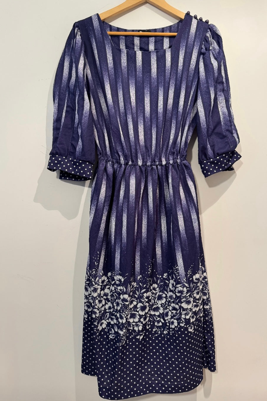 שמלת וינטג׳ שורות