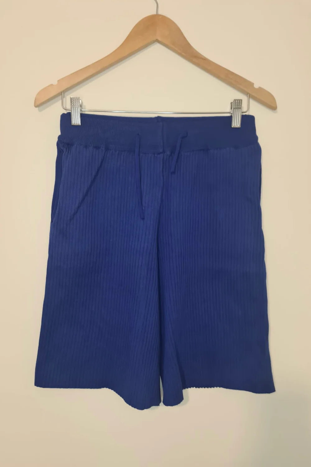 מכנסי צמר קצרים