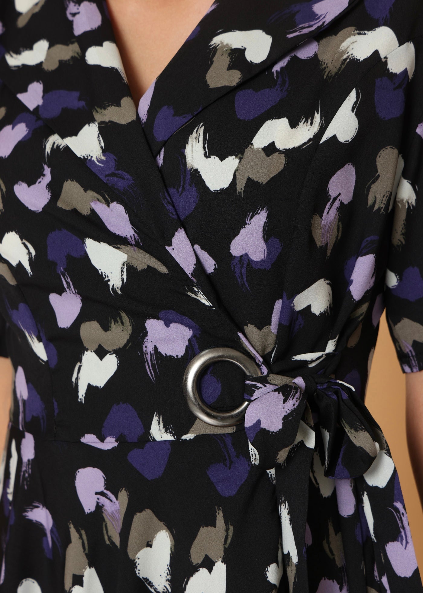 שמלת עלים לבבות עם שרוול קצר