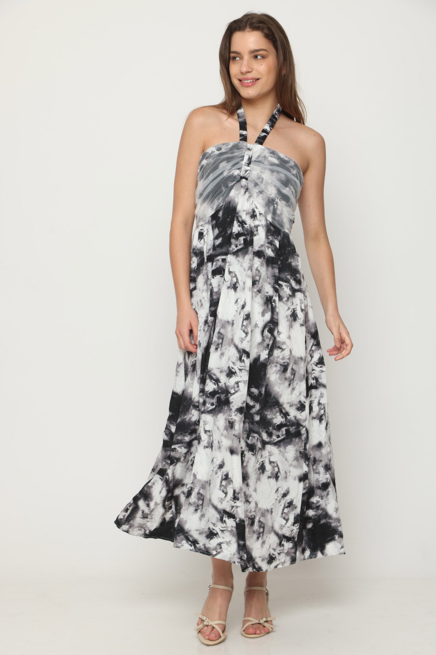 שמלת כתמים שחור לבן