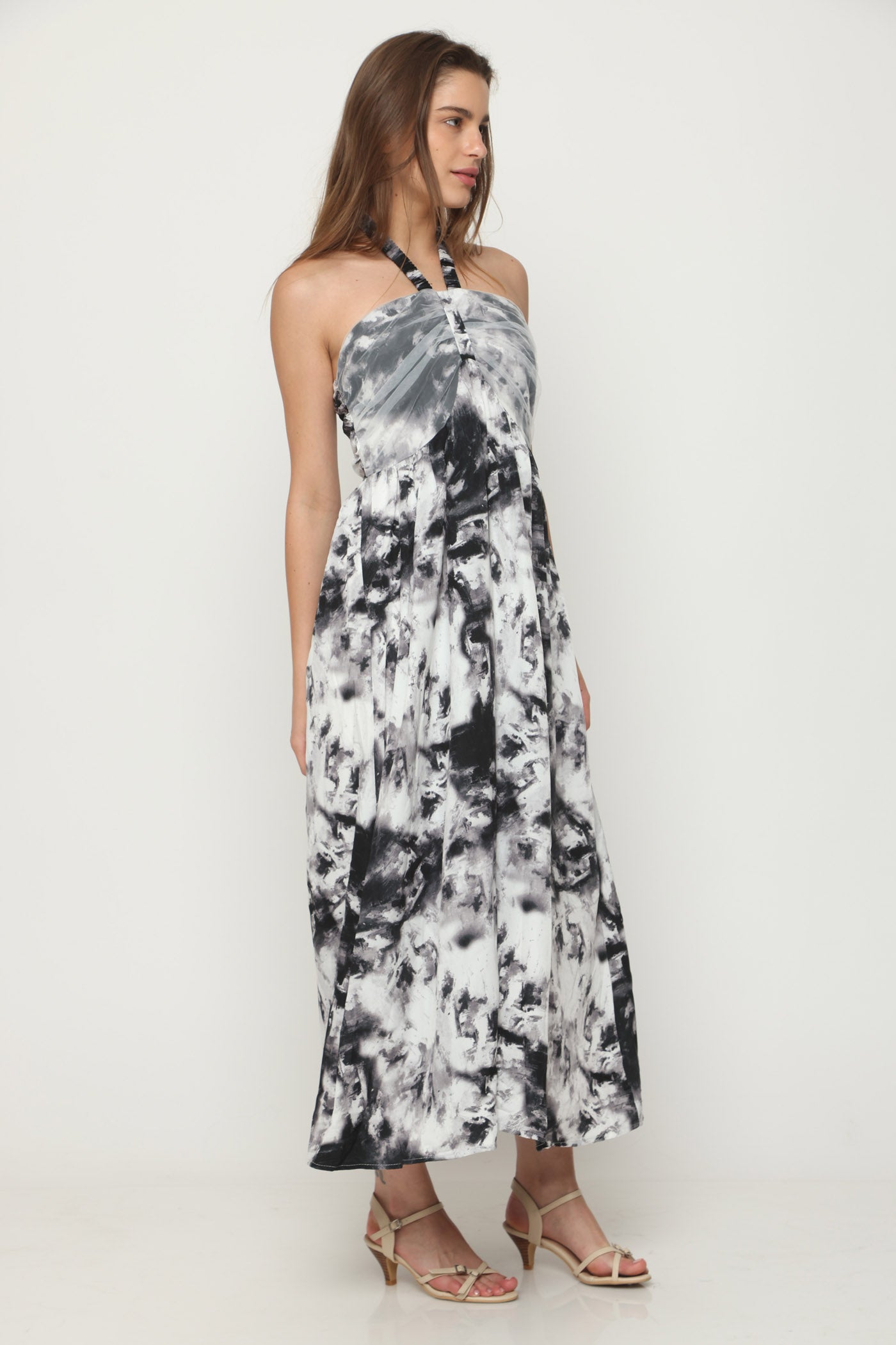 שמלת כתמים שחור לבן