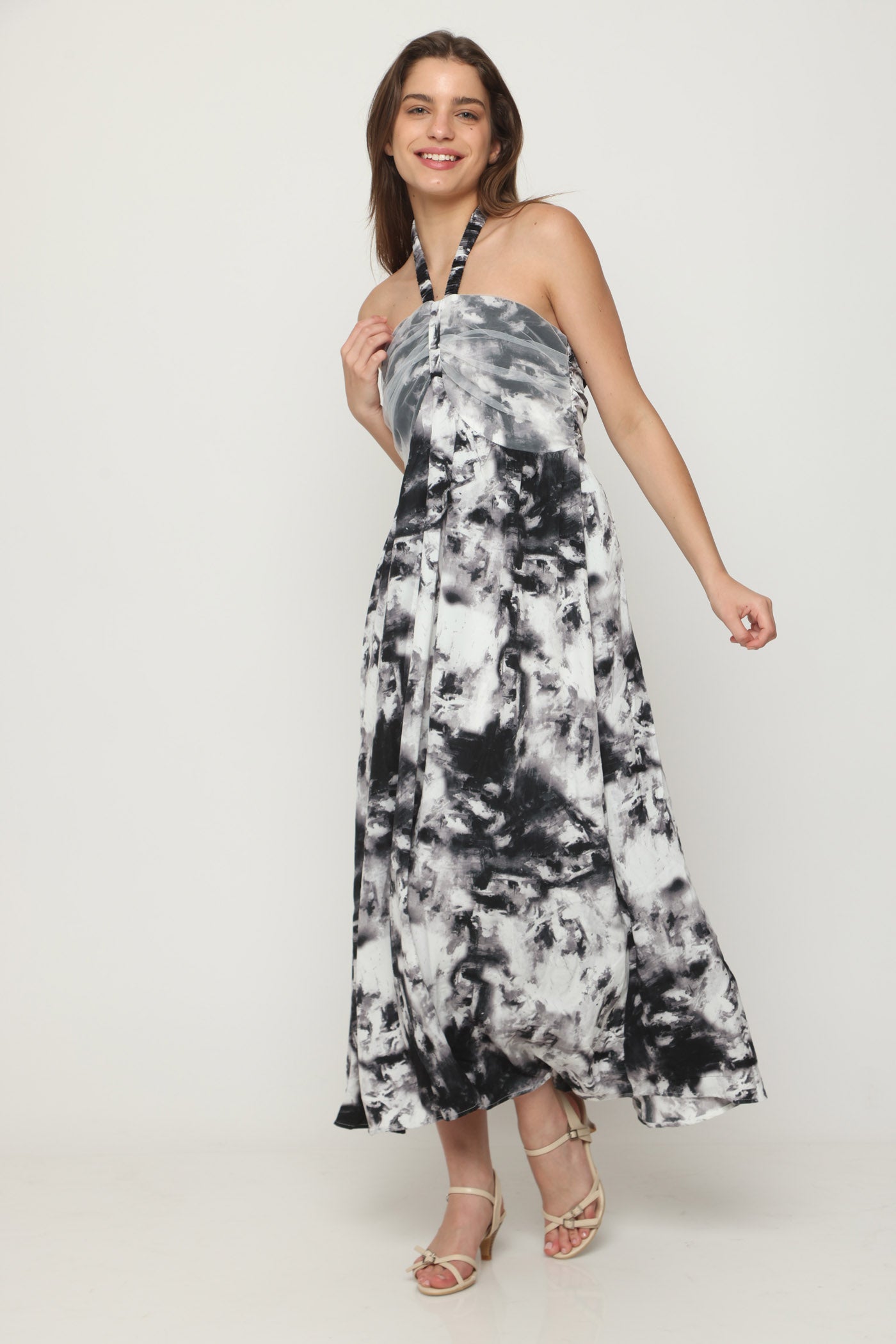 שמלת כתמים שחור לבן