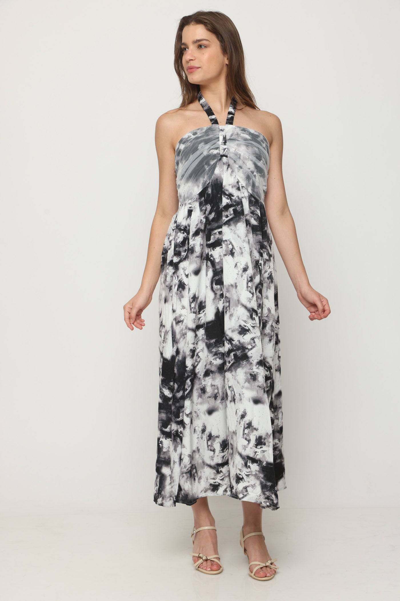 שמלת כתמים שחור לבן