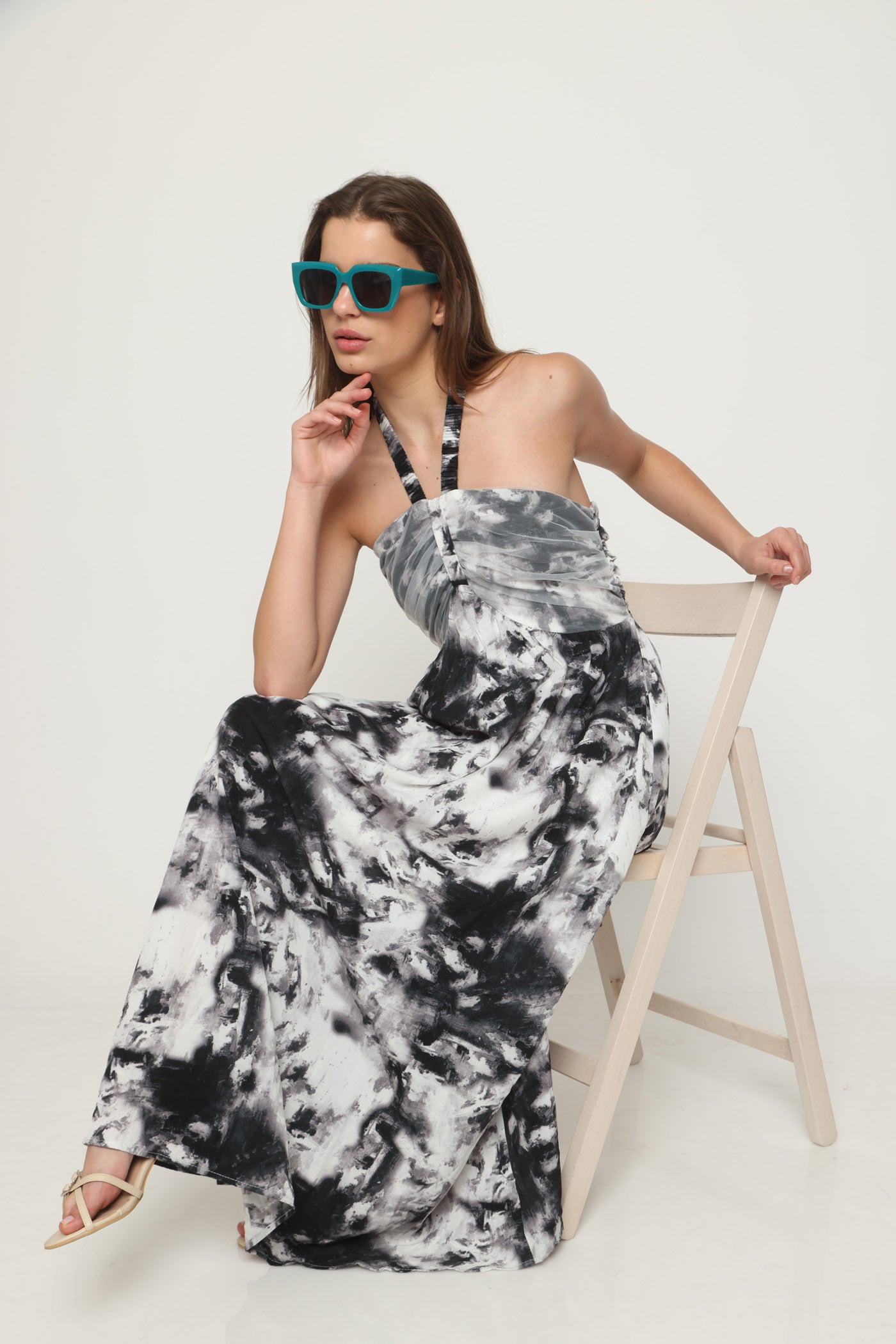 שמלת כתמים שחור לבן