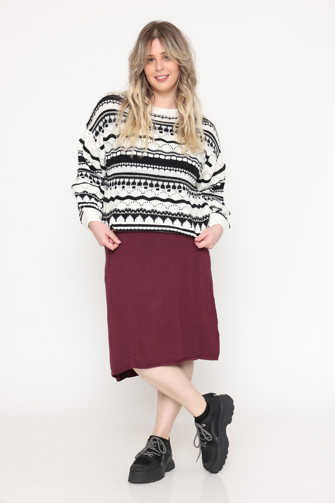 חצאית מידי טקסטורה צמר סגול