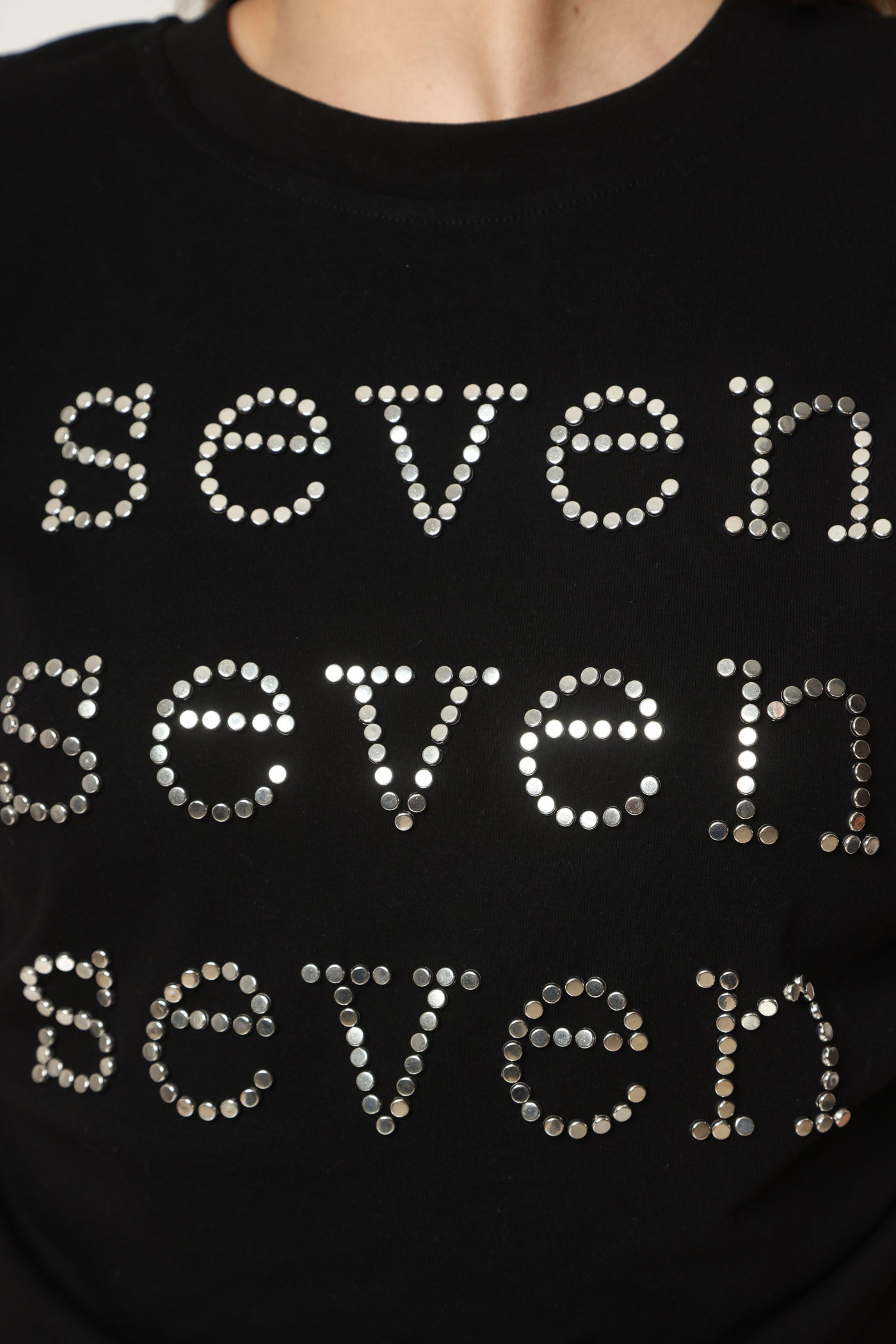 גופיית SEVEN
