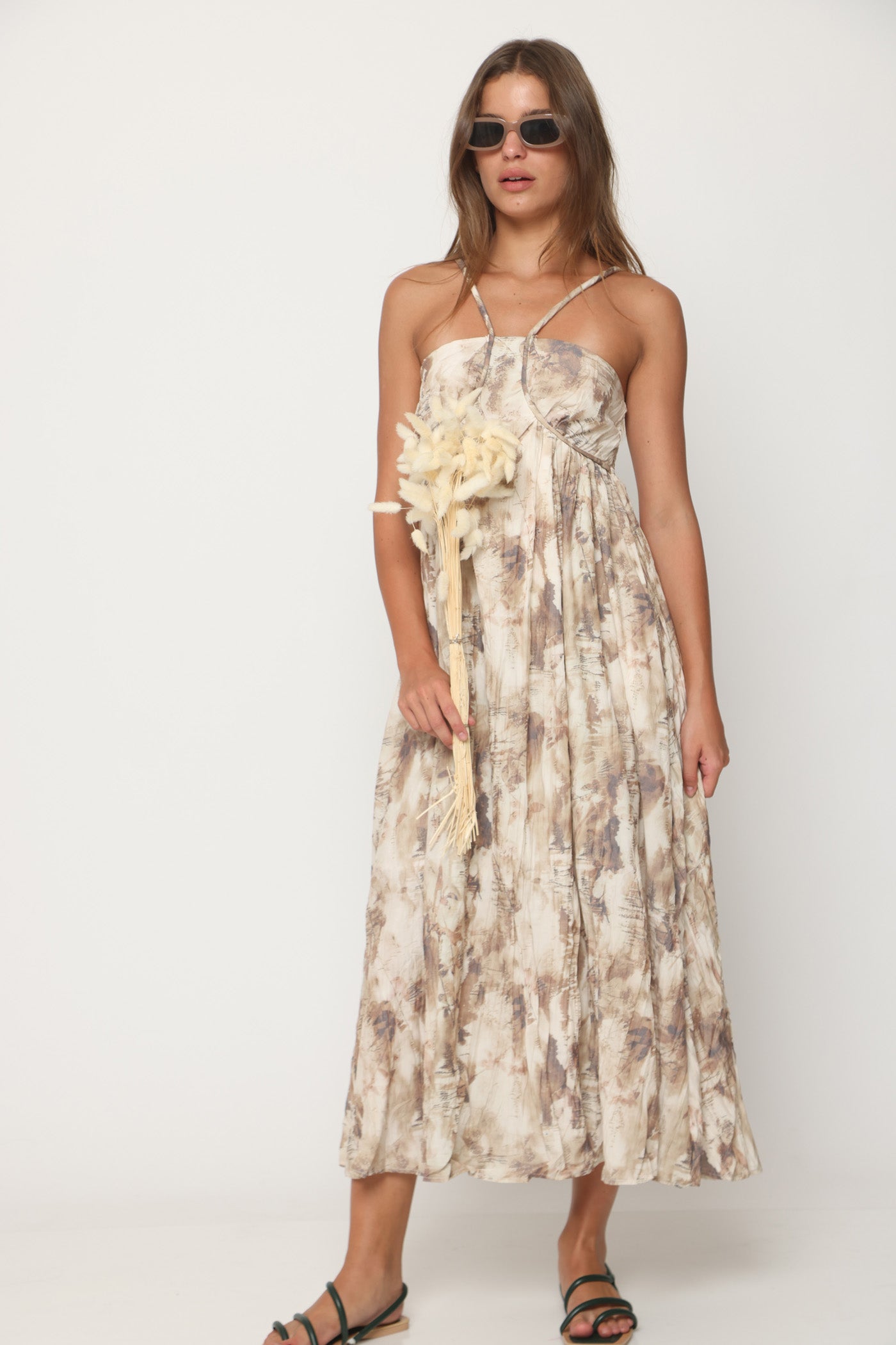 שמלת קיסרית