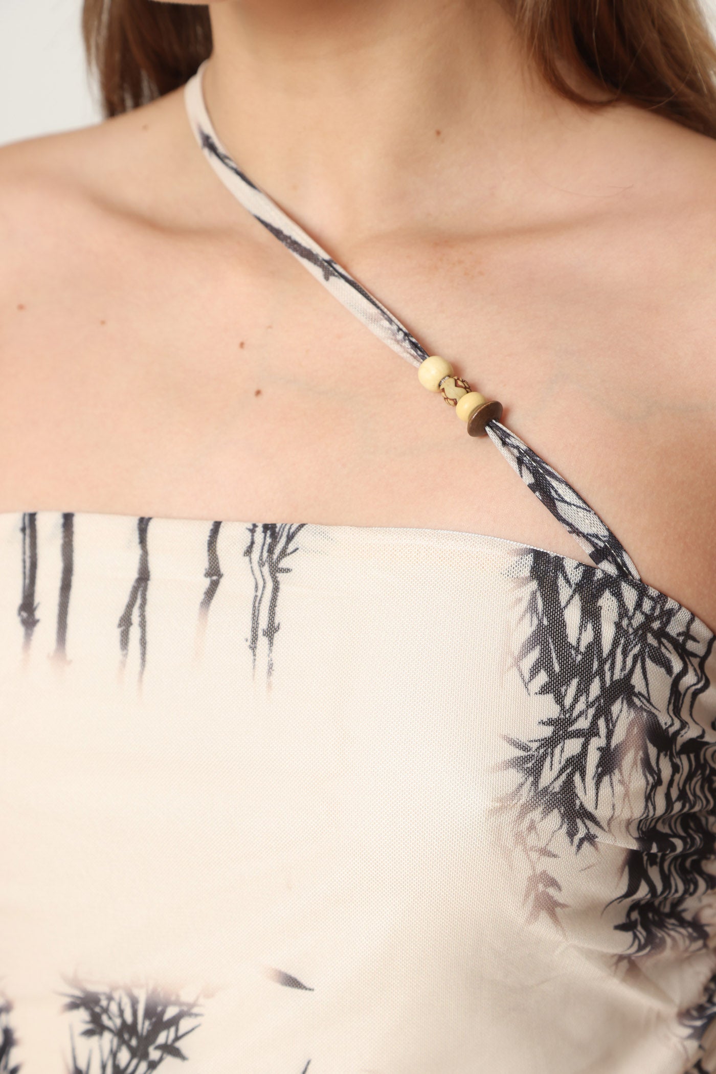 גופיית סטרפלס ענפים