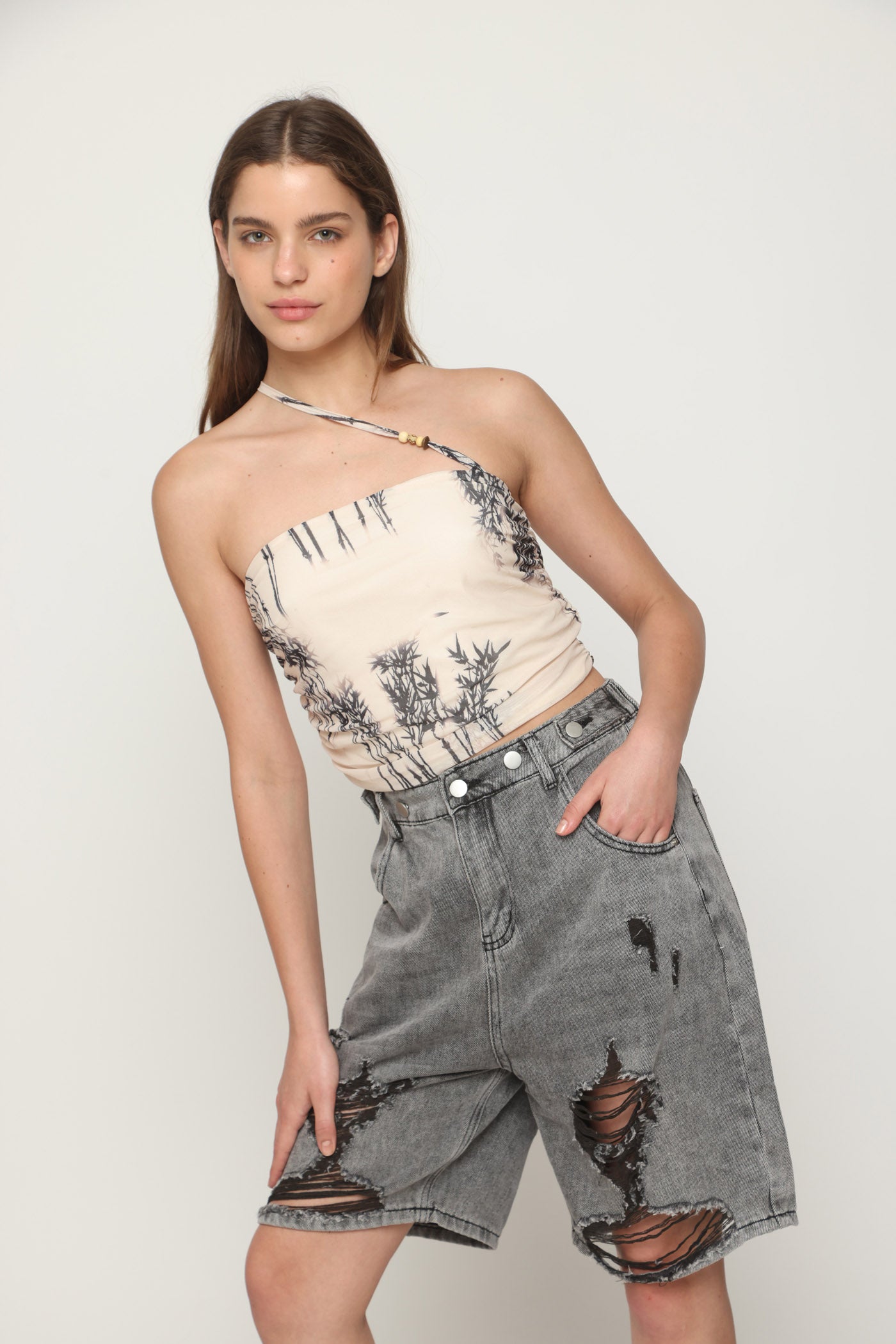 גופיית סטרפלס ענפים