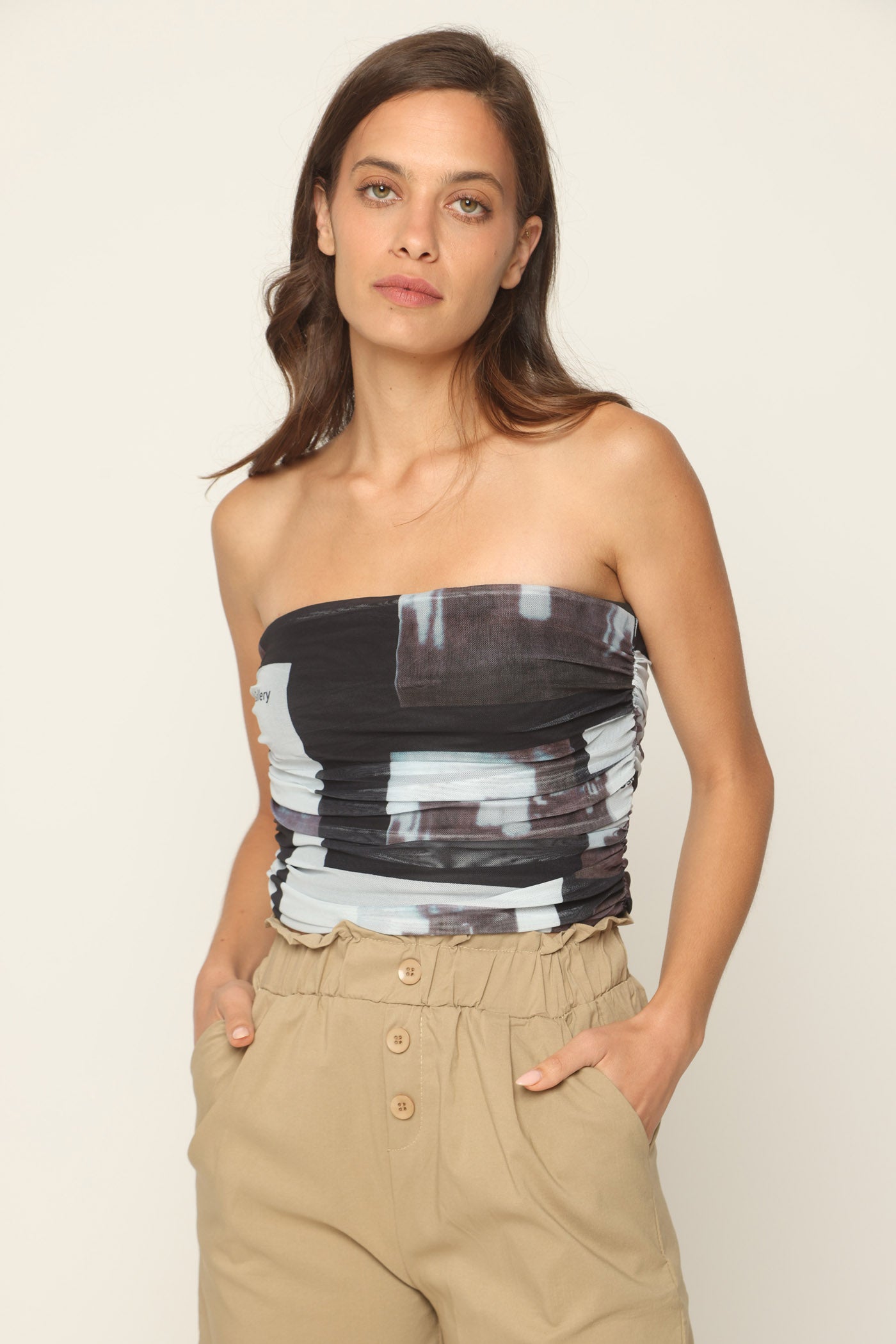 גופיית סטרפלס מקטעים