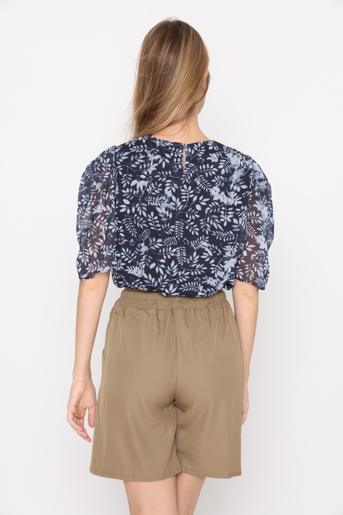 חולצת נגטיב ענפים