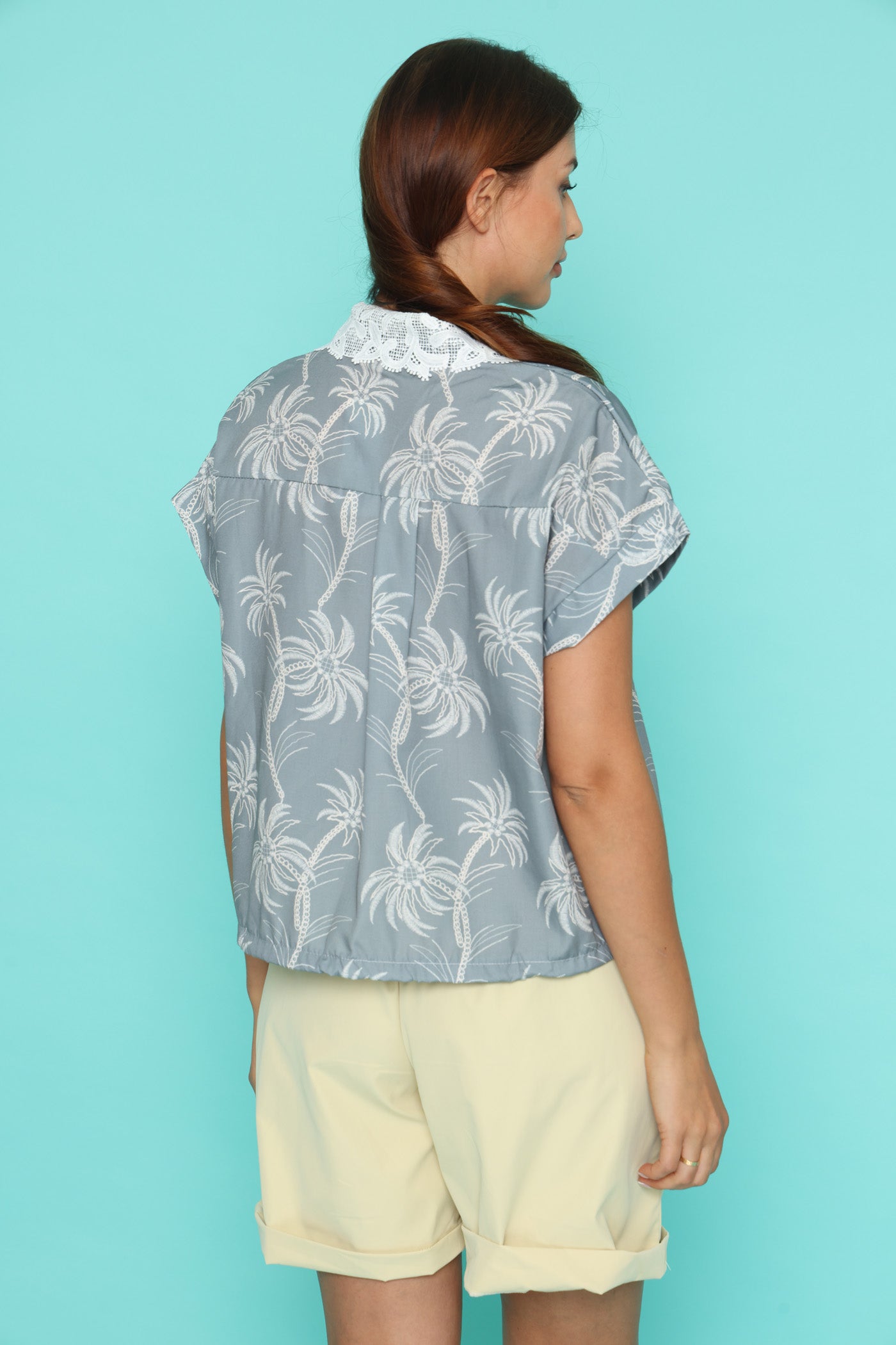 חולצת צווארון וכיס