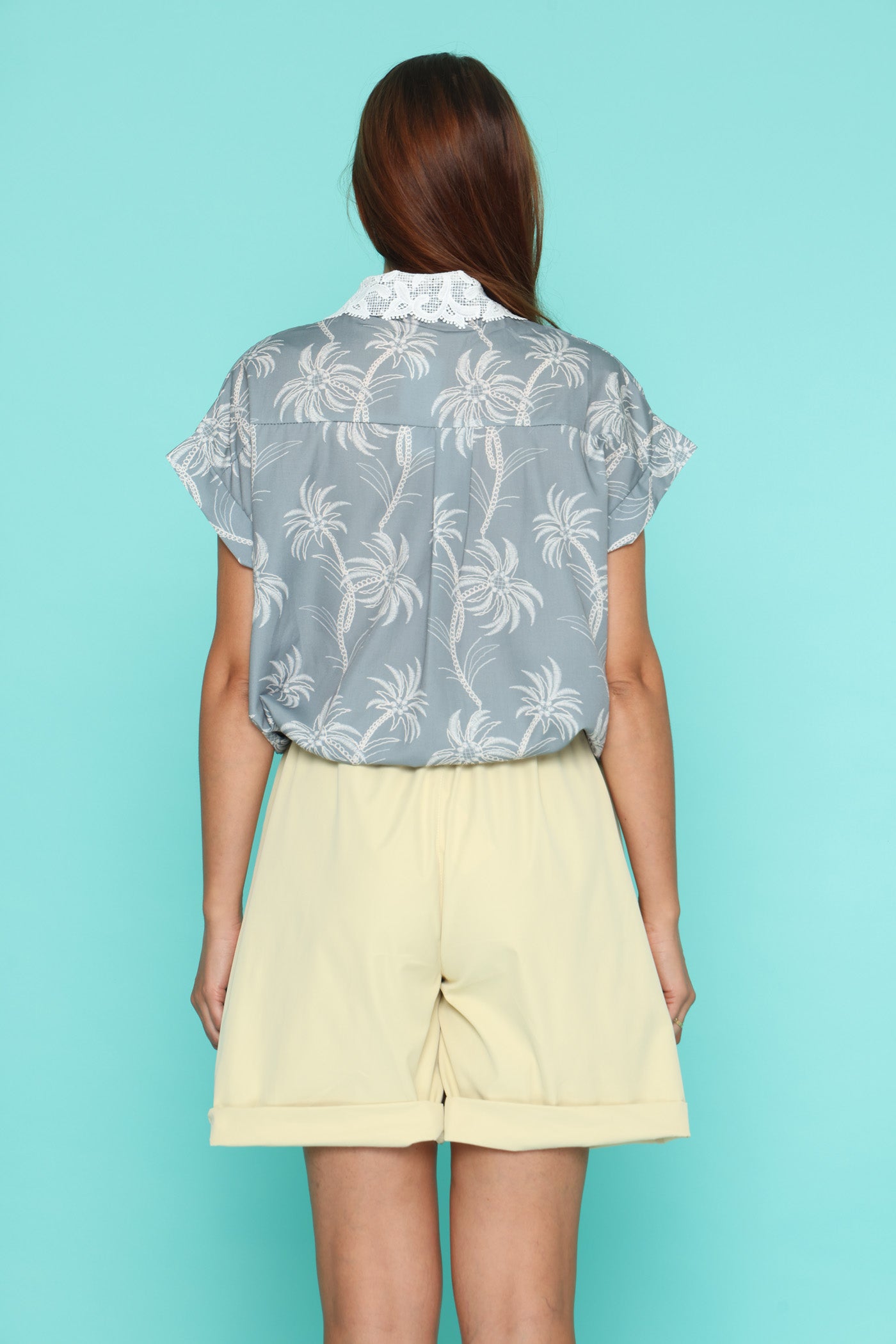 חולצת צווארון וכיס