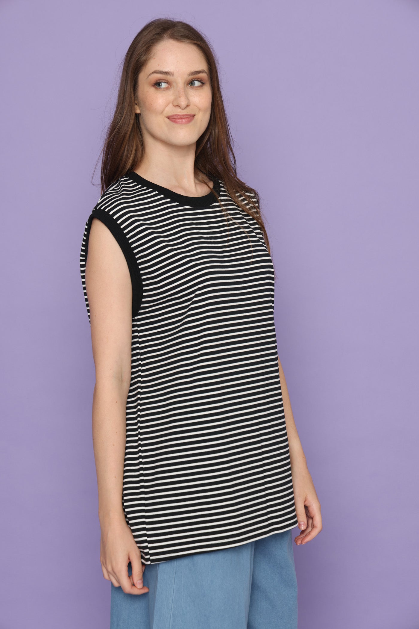 גופיית פסים דקיקים