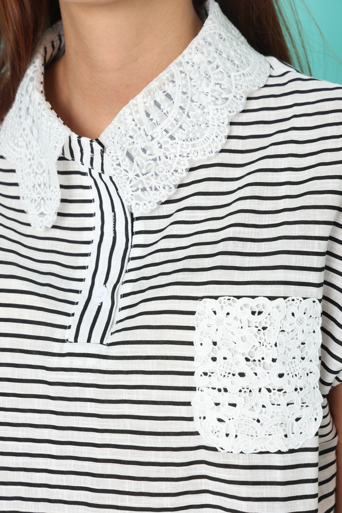 חולצת פסים ורקמה