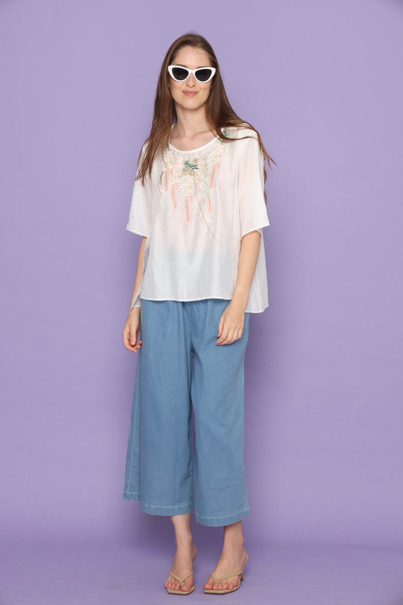 חולצת פריחת קישוט