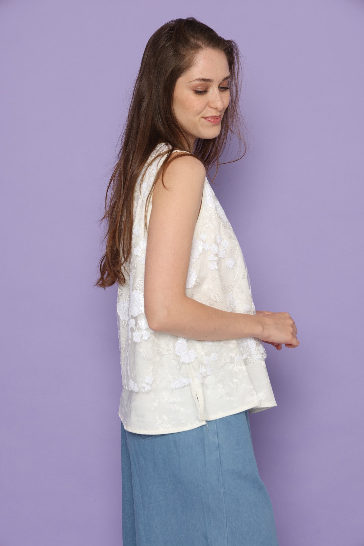 גופיית בסיס עם תחרה